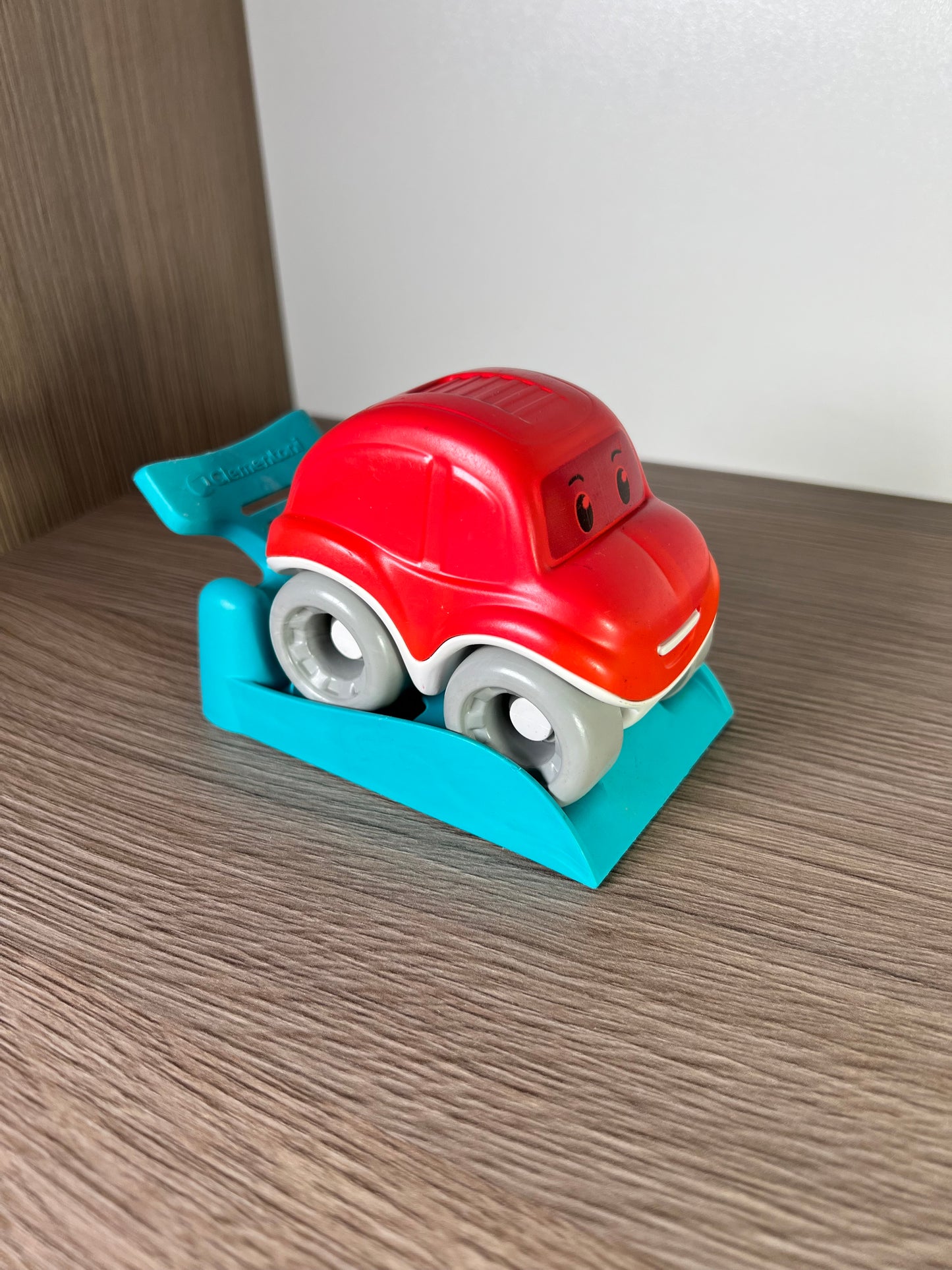 Mašinėlė linksma besivartanti