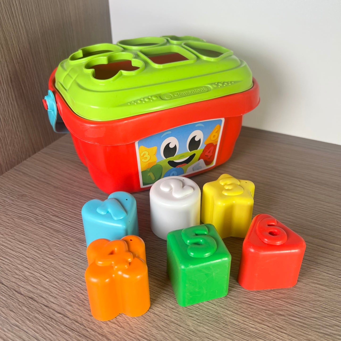 Formų ir spalvų kibirėlis, Clementoni