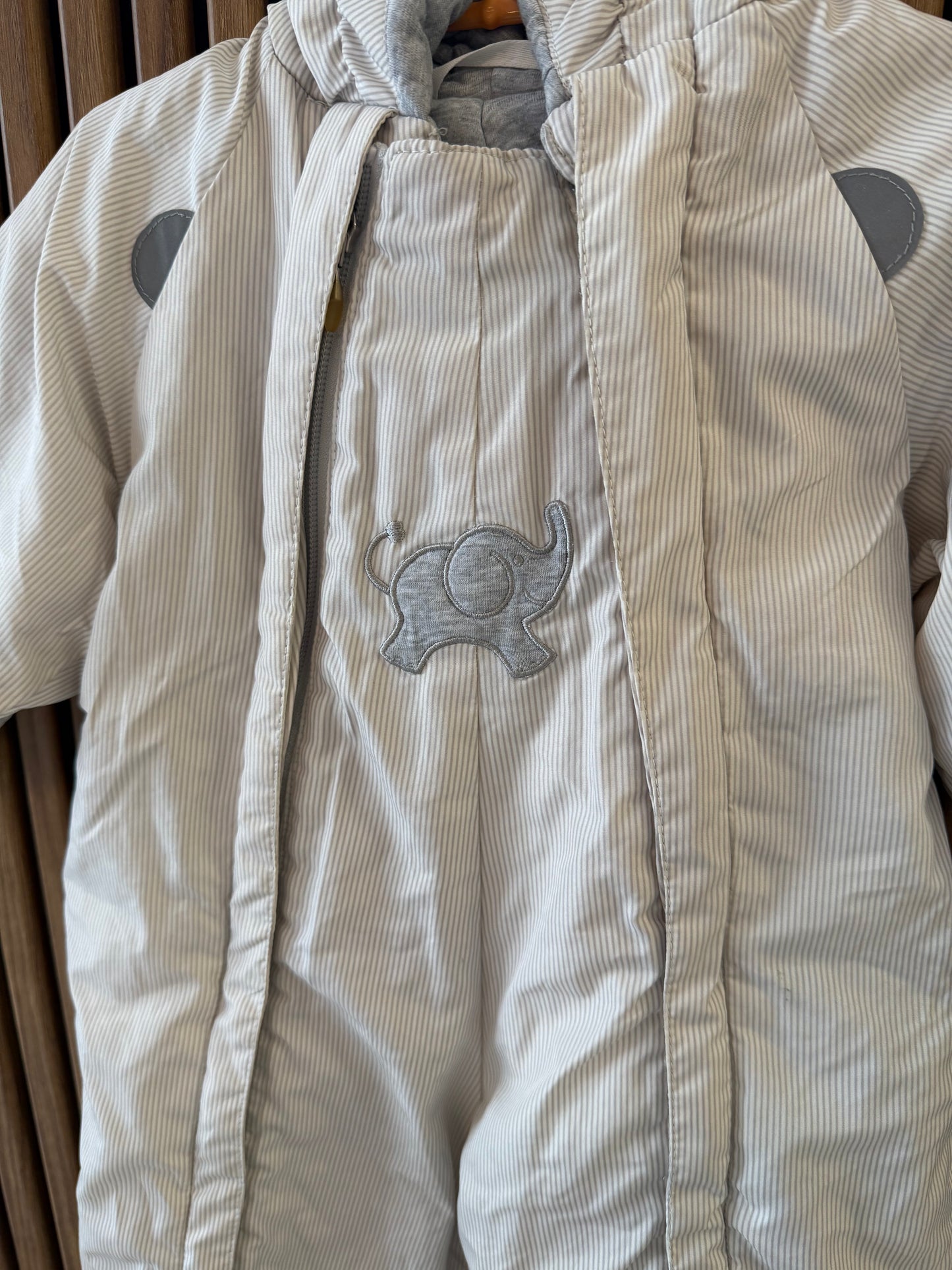 Kombinezonas su drambliuku