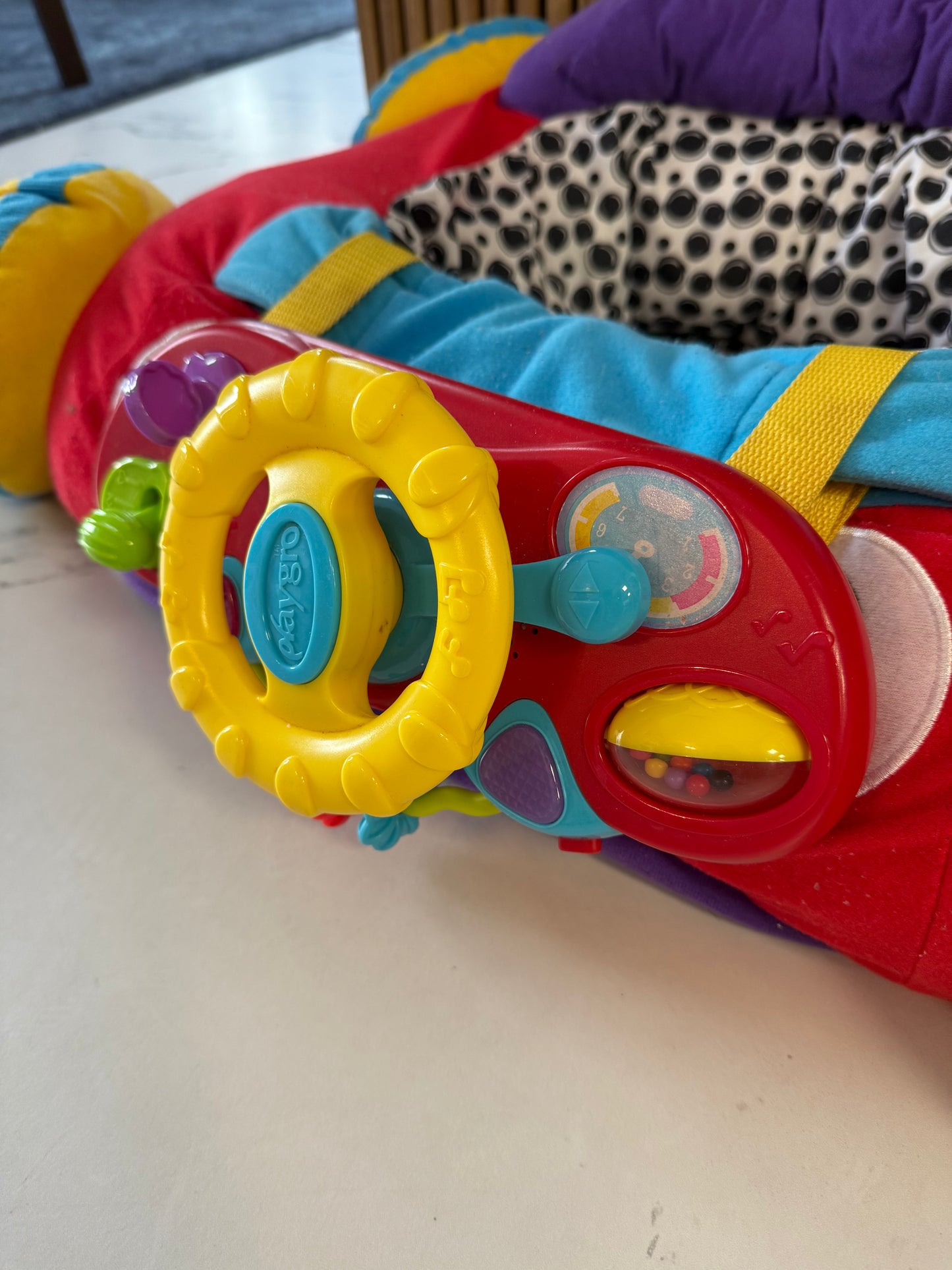 🚗 Sėdimas žaislas „Pirmasis automobilis“ 🎵