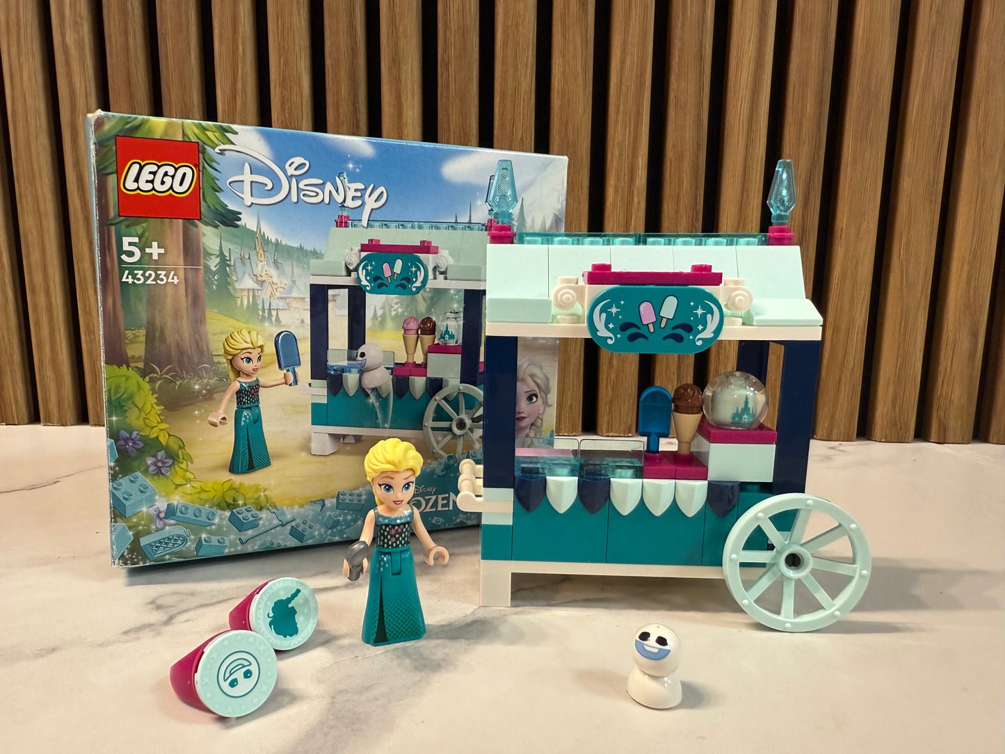 LEGO rinkinys „Elsos ledų vežimėlis“ 43234 ❄️🍦