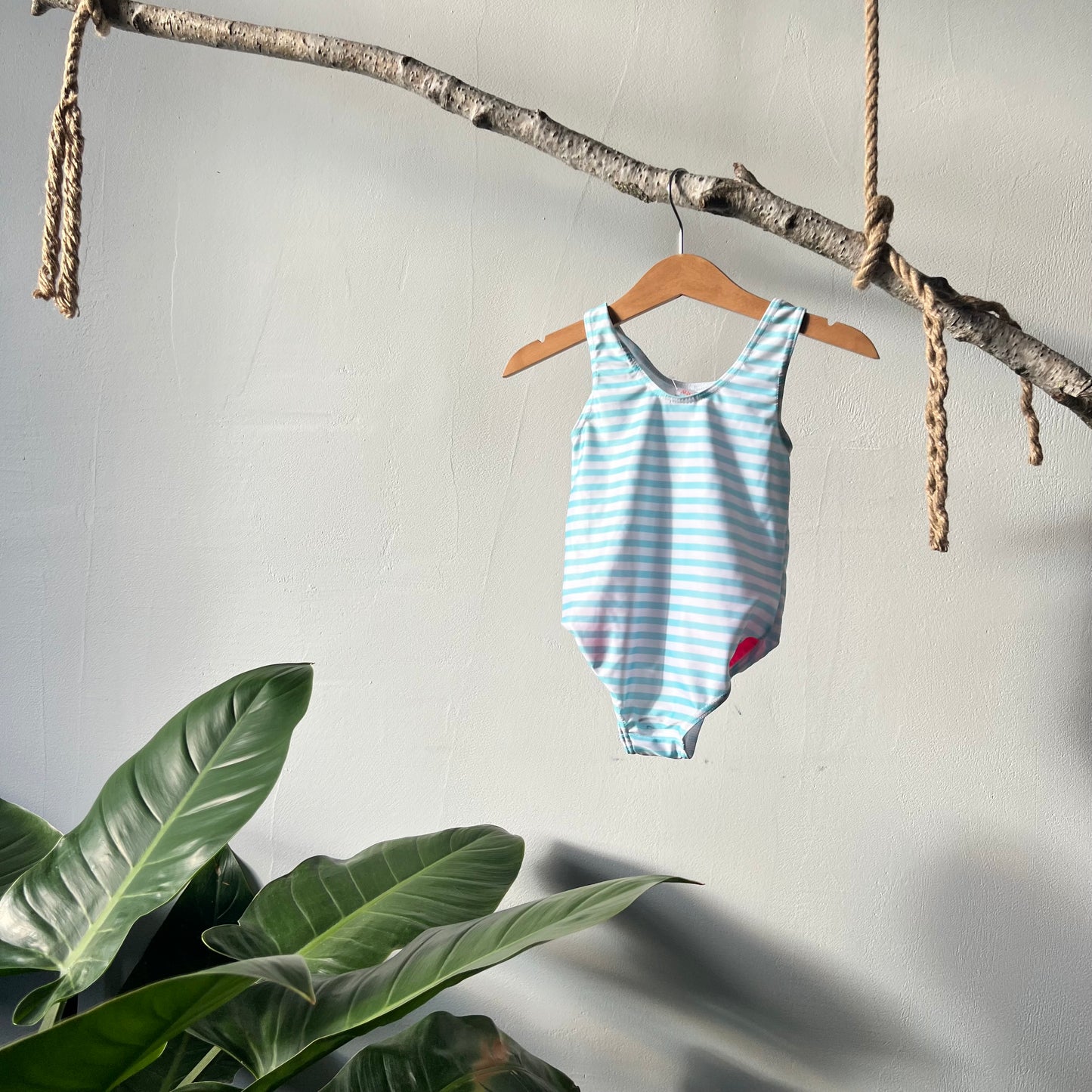 Maydymosi kostiumėlis, vienos dalies, Disney