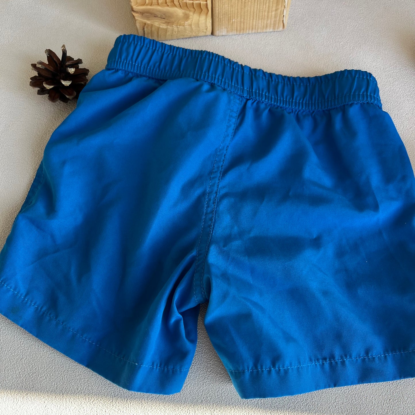 Maudymosi šortukai, Pier Robert