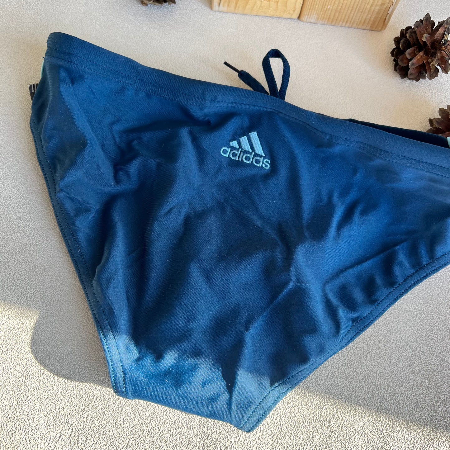 Maudymosi kelnaitės, Adidas