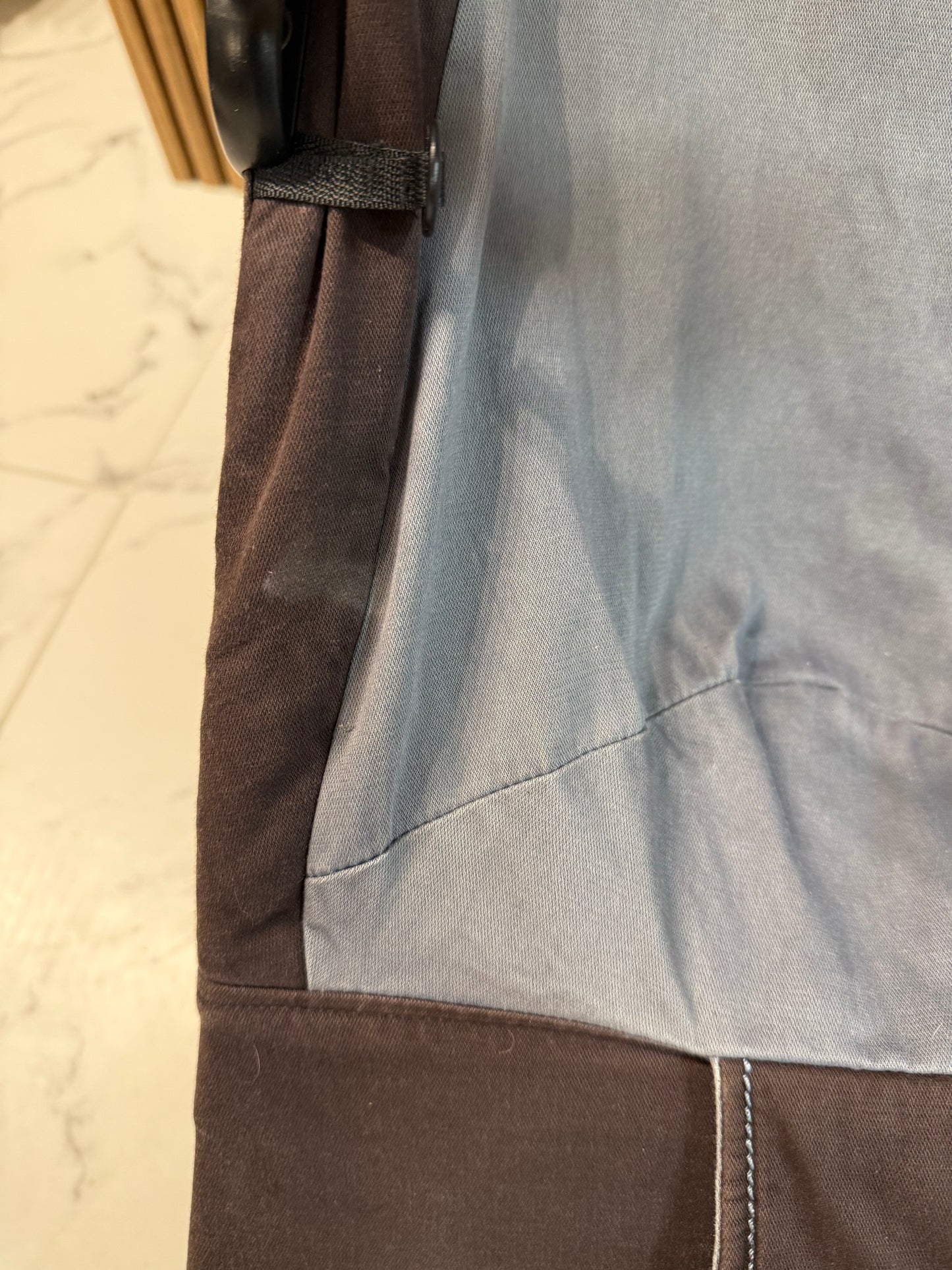 Gultukas BabyBjorn su žaisliuku