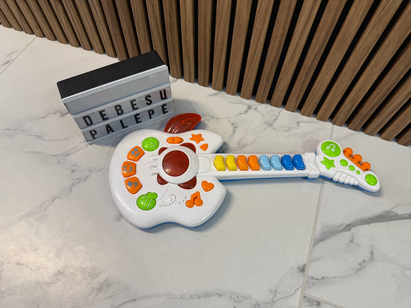 🎸Lavinamoji gitara