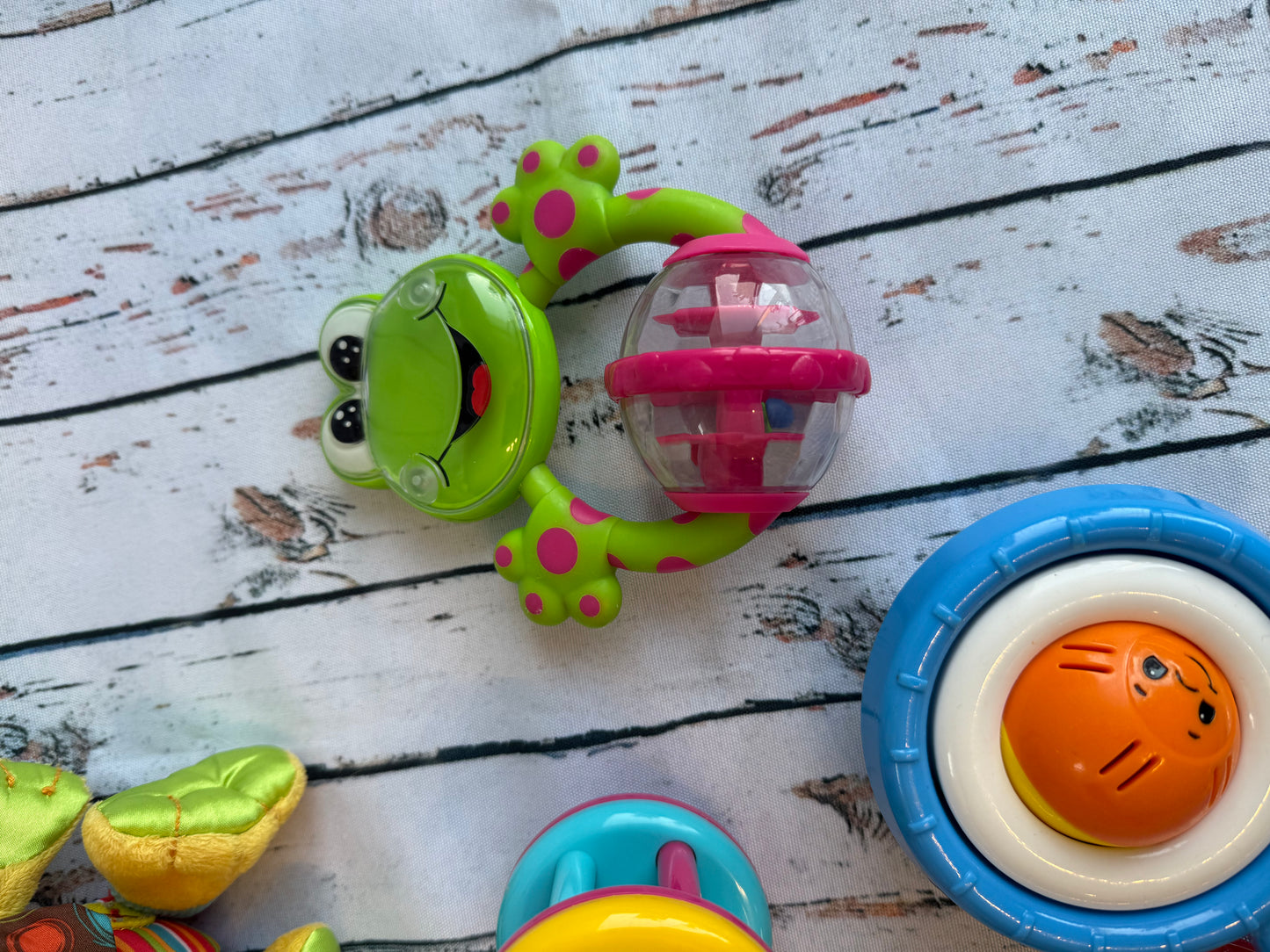 🦁Linksmi tyrinėjimų draugai – žaislų rinkinys mažyliui