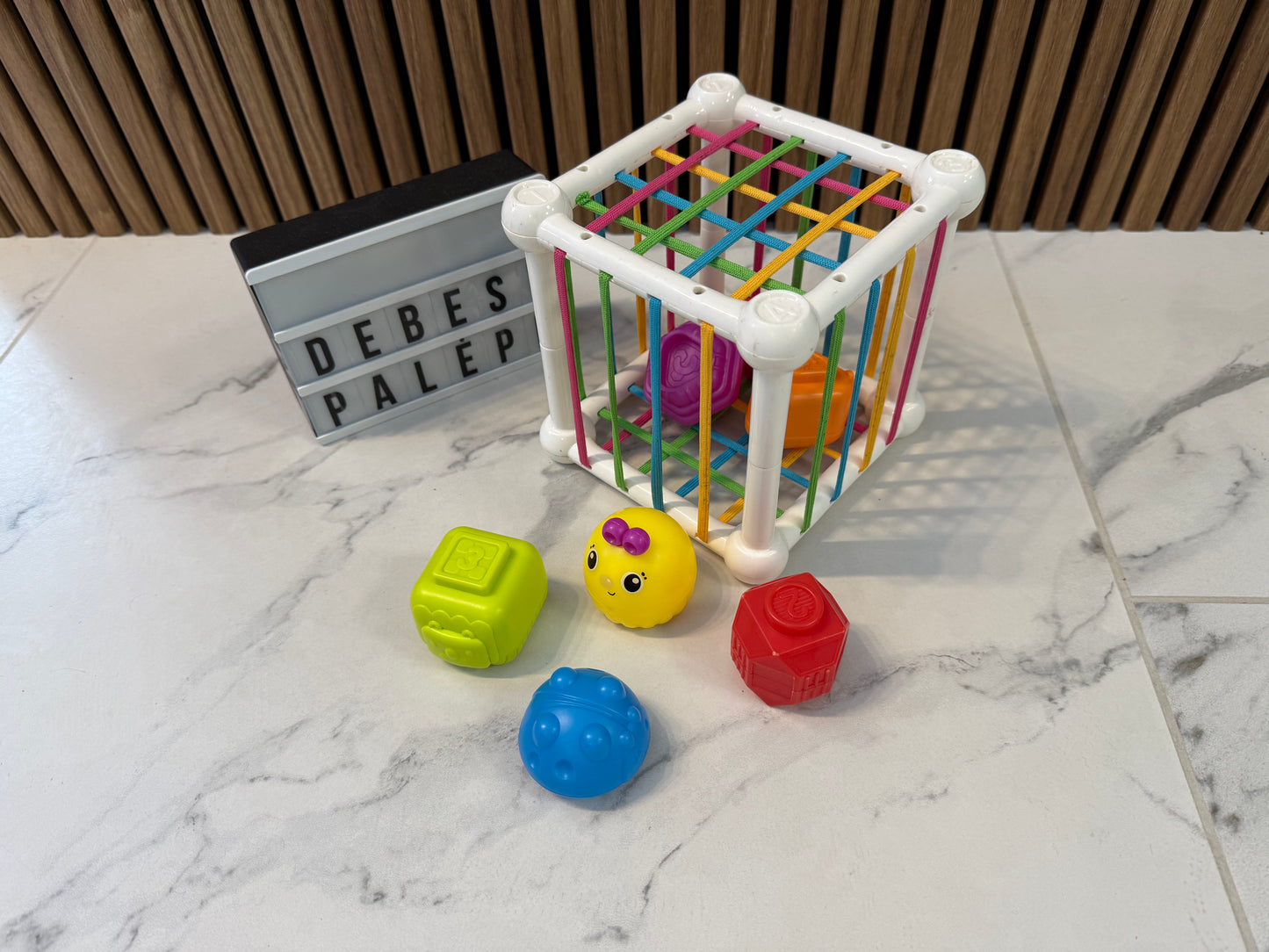 🧸 Lavinamasis kubas su formelėmis ir kamuoliukais