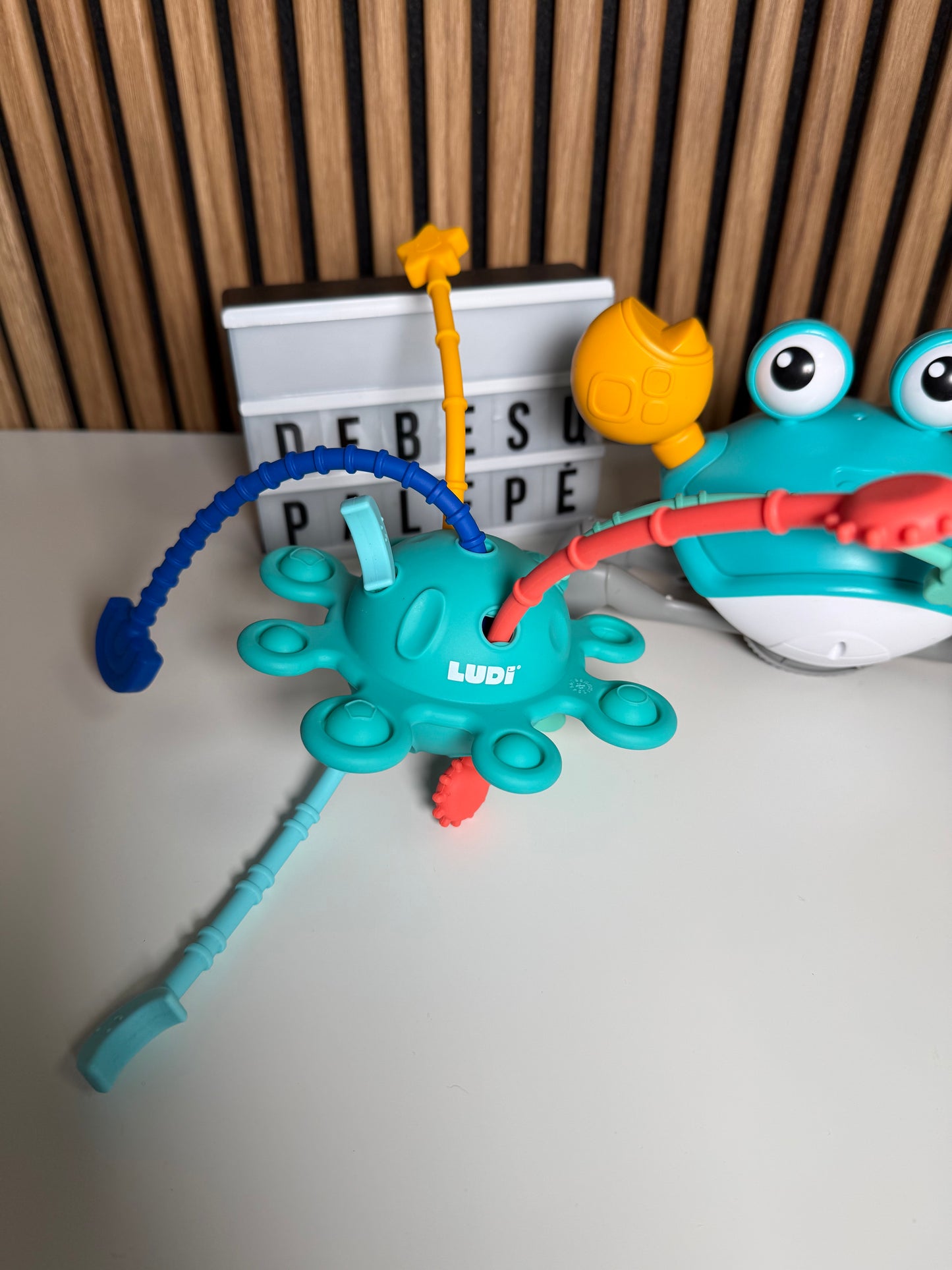 🦀 Interaktyvus krabiukas ir sensorinis aštuonkojis – judantys žaislai mažyliams