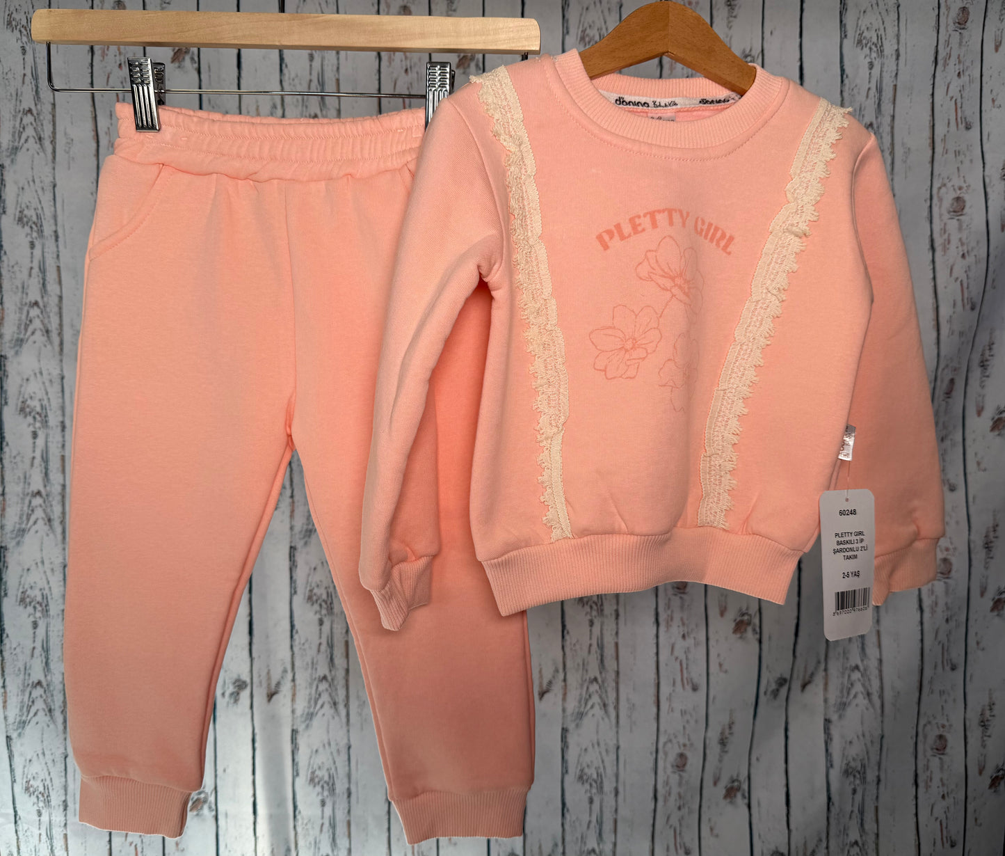 Smagus džemperio ir kelnių komplektas