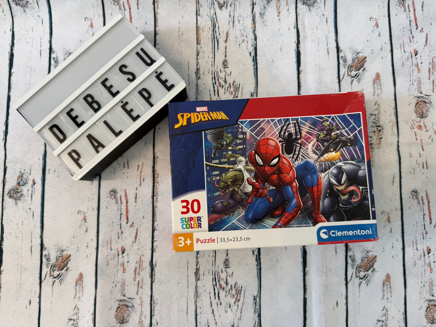 🧩 Spiderman dėlionė, 30 detalių