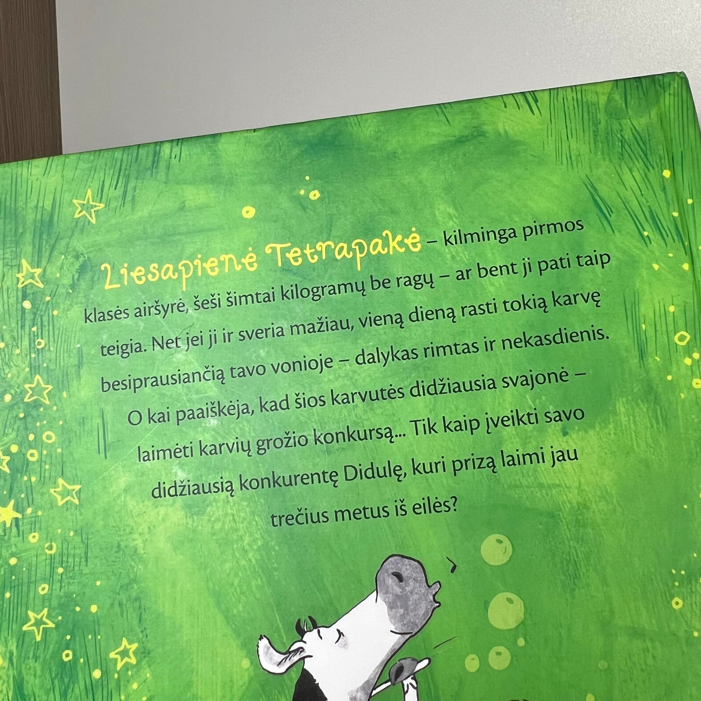 Knyga Gražiausia karvutė