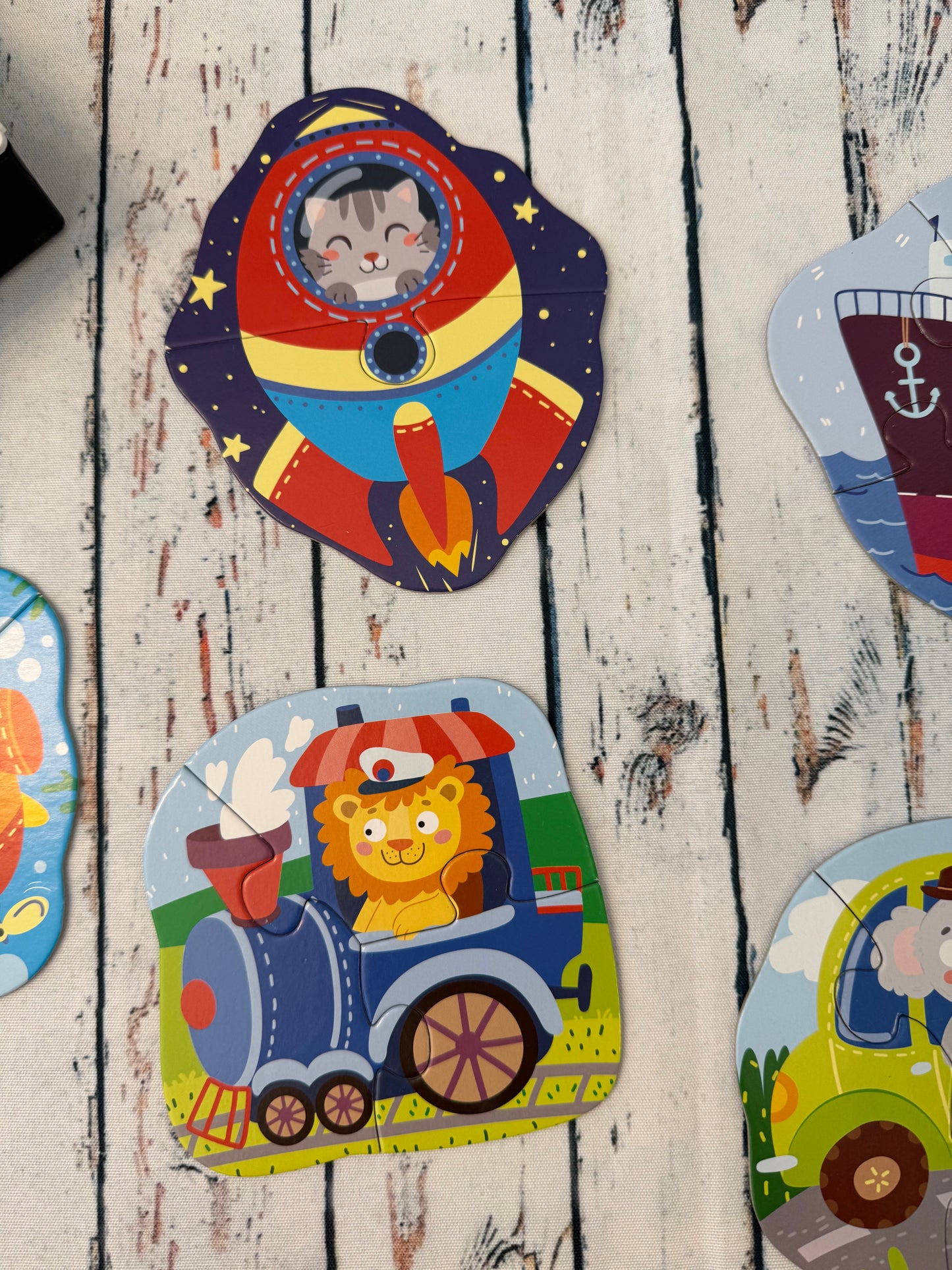 Gyvūnėlių nuotykiai transporte – dėlionė 🐻🚗🚀