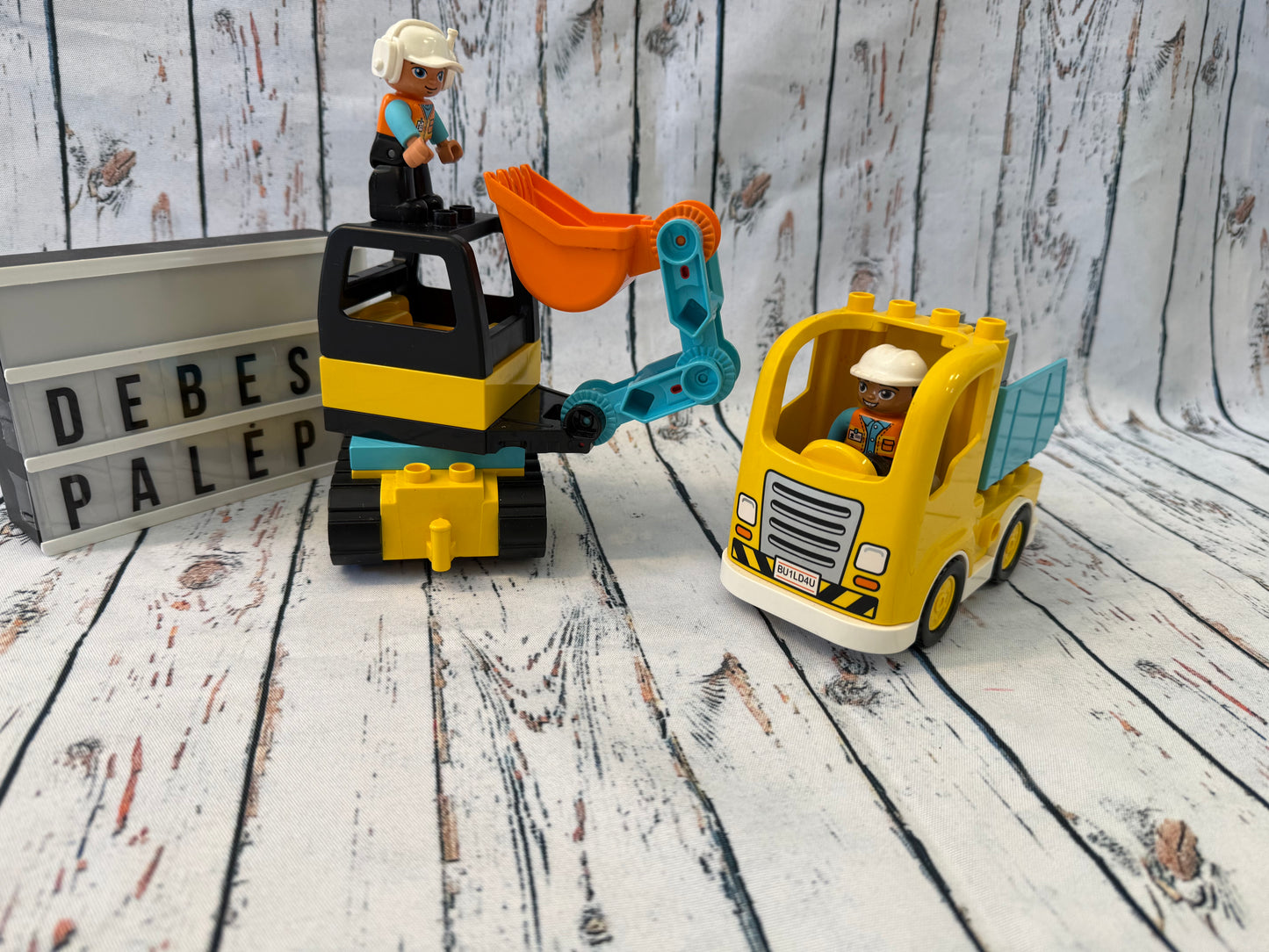 LEGO DUPLO statybų rinkinys – ekskavatorius ir sunkvežimis 🚜🚧