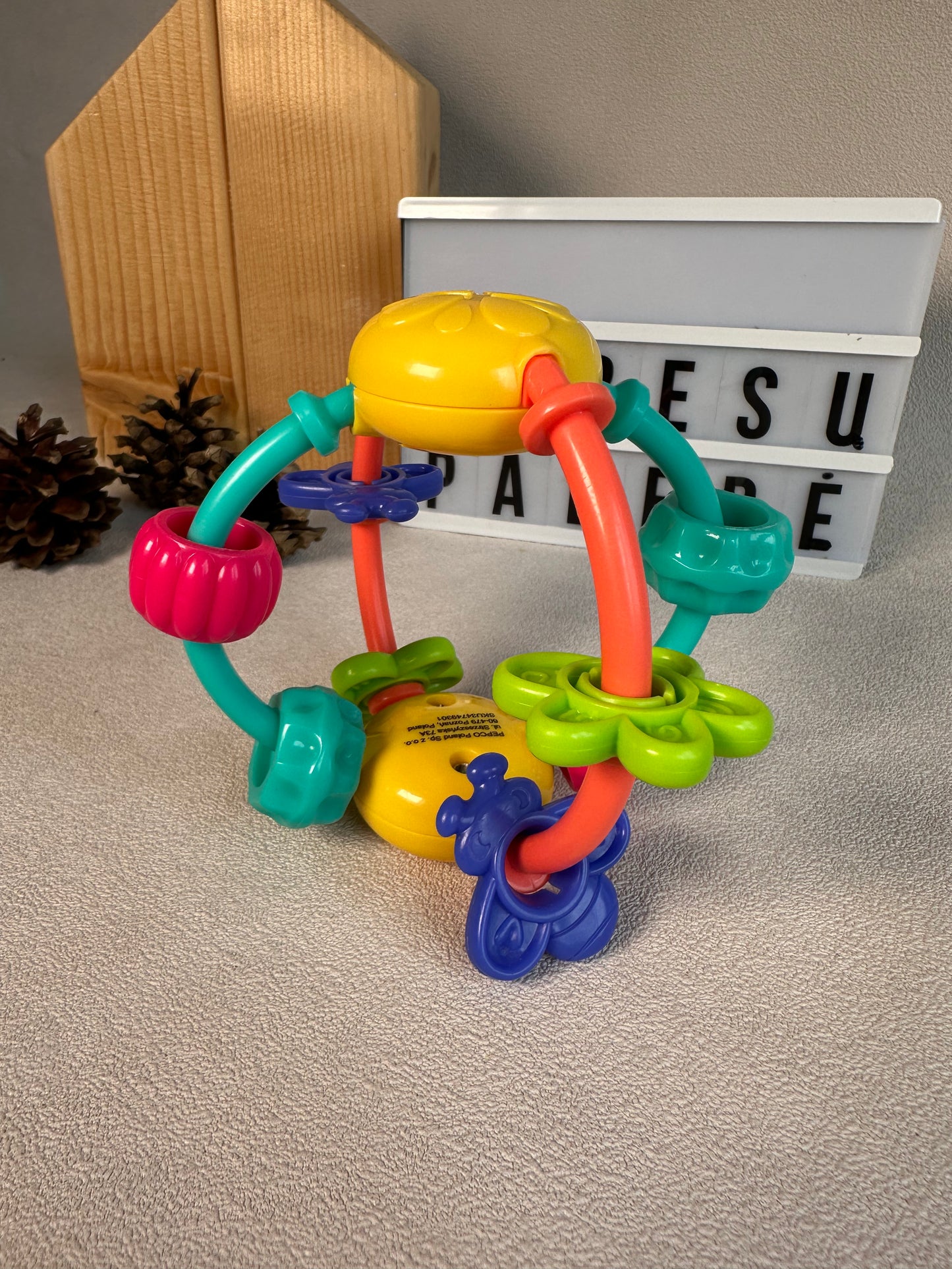 Barškučių rinkinys "Linksmas barškučių ratas 🎠🌈"