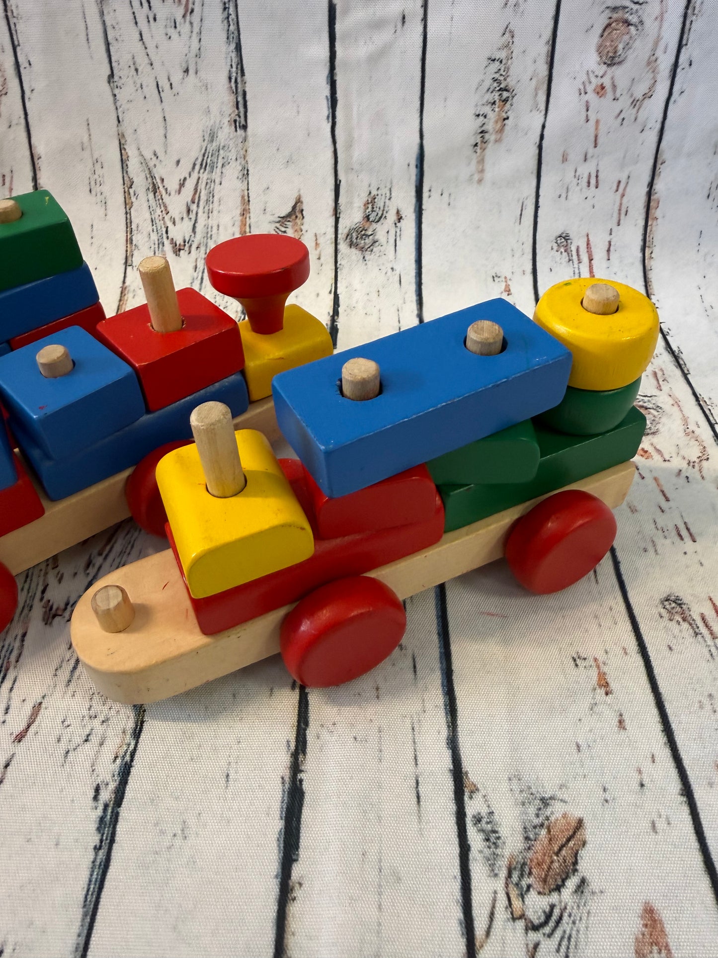 🚂 Mediniai konstruktoriai ant ratų
