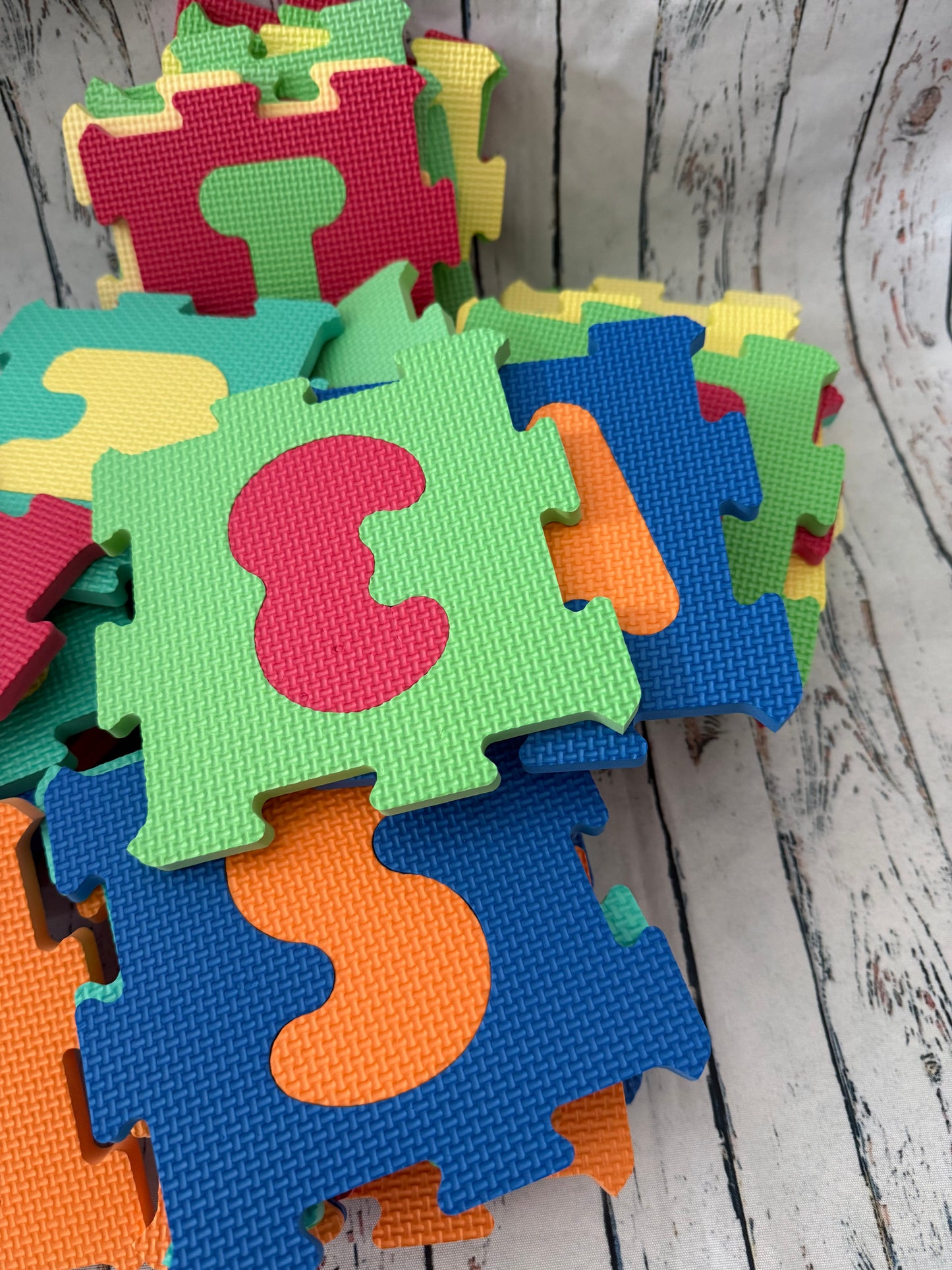 🧩 Spalvota sensorinė dėlionė – lavinamasis kilimėlių rinkinys