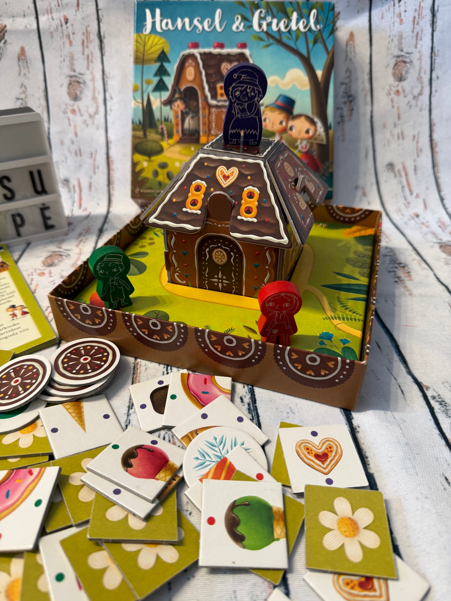 🏠🍭 Hansel & Gretel – stalo žaidimas su 3D meduoliniu nameliu