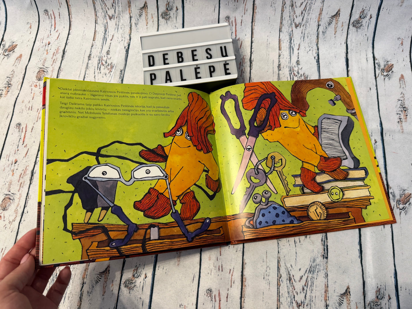 🧤📖 Knyga išdidžiosios pirštinės