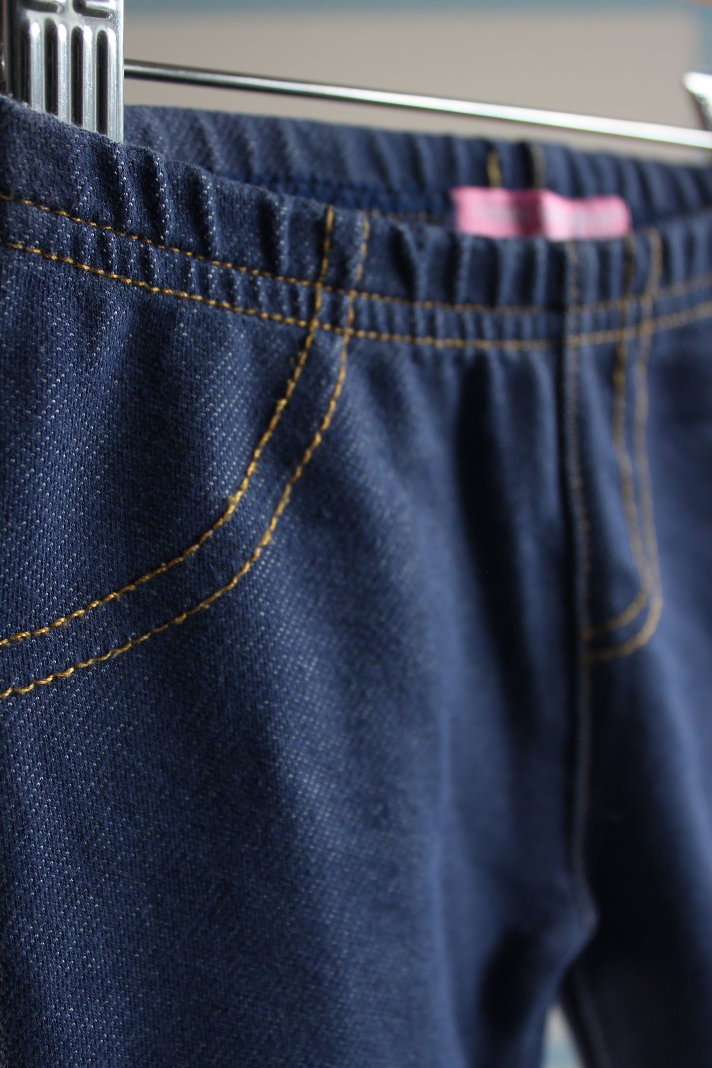 Kelnės Young dimension