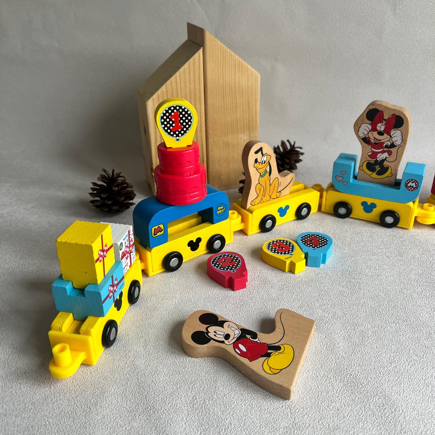 Gimtadienio traukinukas, Playtive