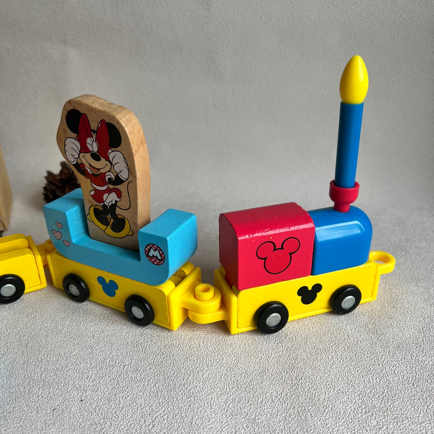 Gimtadienio traukinukas, Playtive