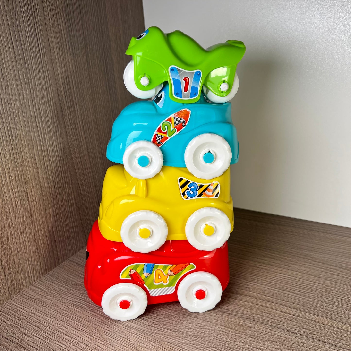 Automobilių piramidė Clementoni