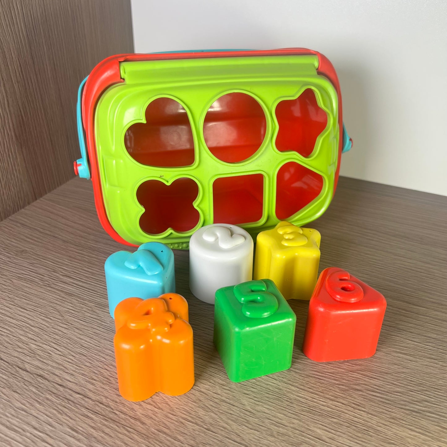 Formų ir spalvų kibirėlis, Clementoni