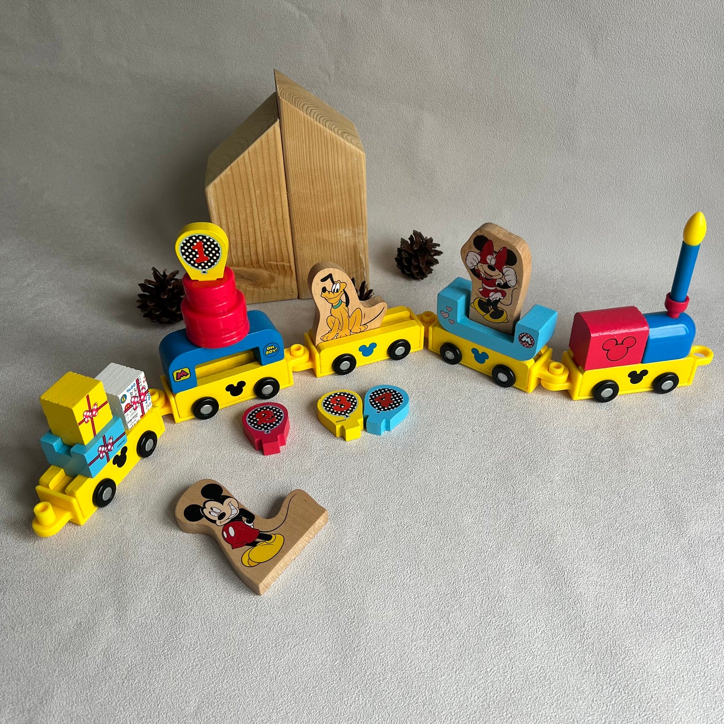 Gimtadienio traukinukas, Playtive