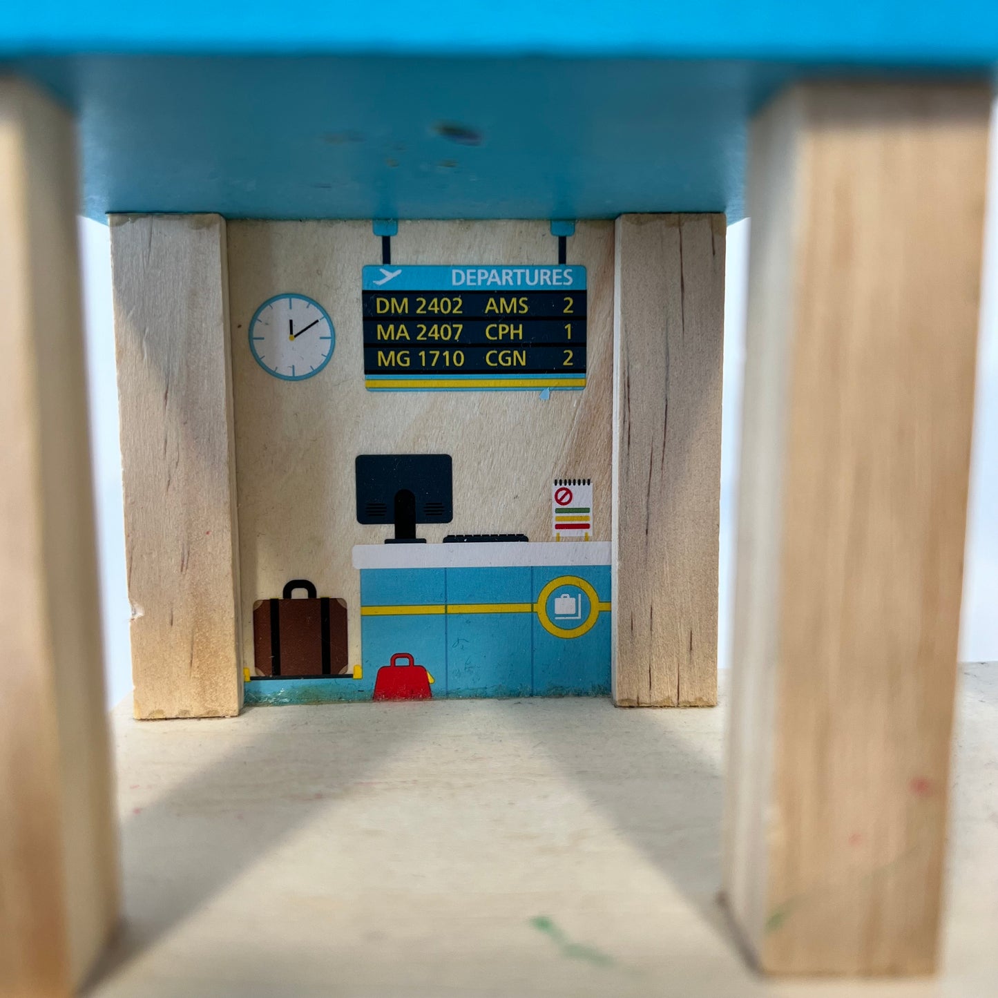 Mažas medinis garažiukas