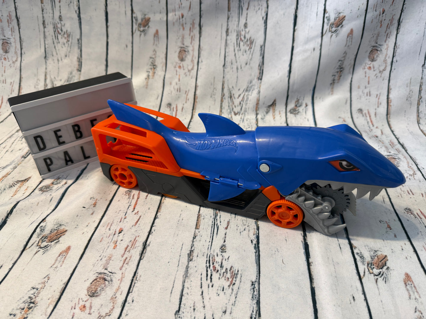 🦈🚗 Hot Wheels ryklio transporteris