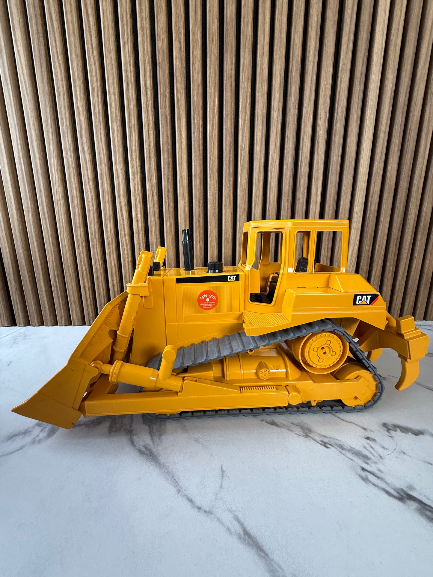 🚜 CAT buldozeris