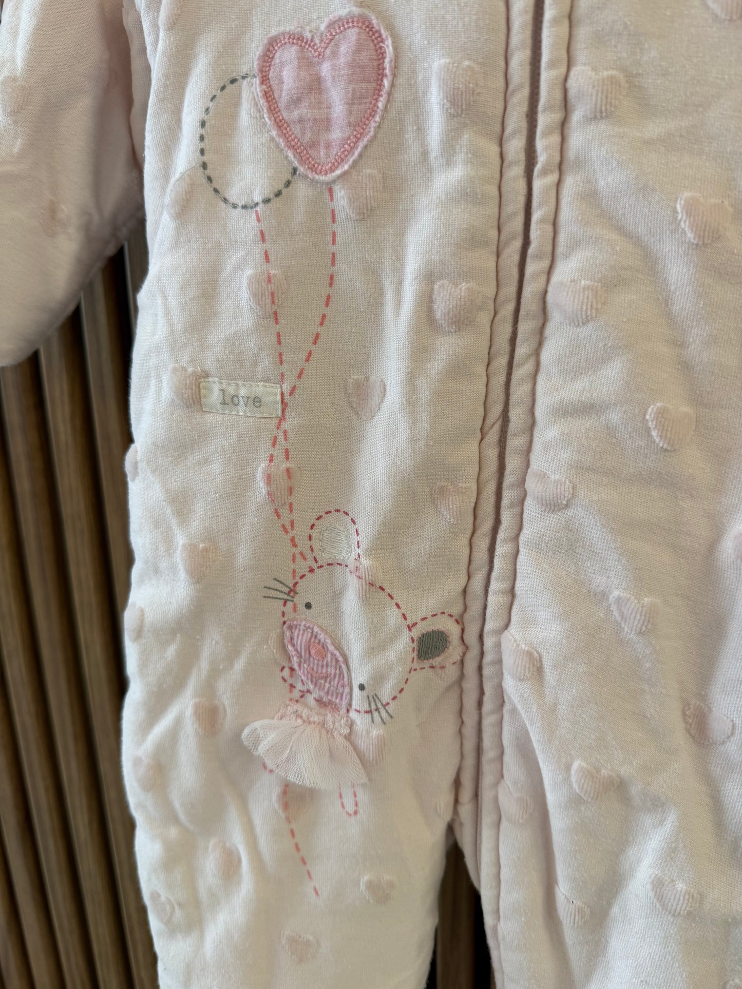 Kombinezonas su pelyte