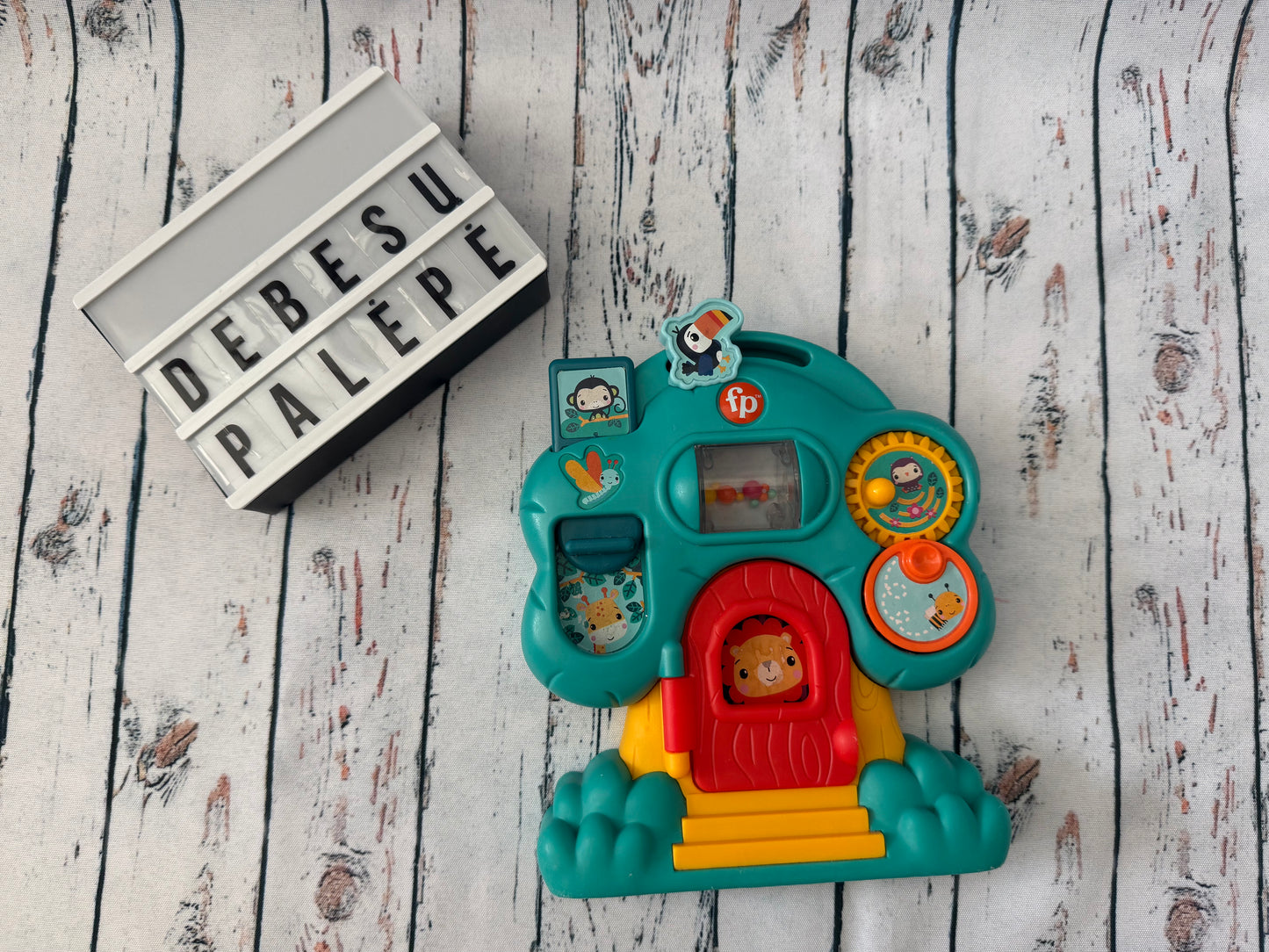 🌳🦁 Fisher-Price lavinamasis medelis