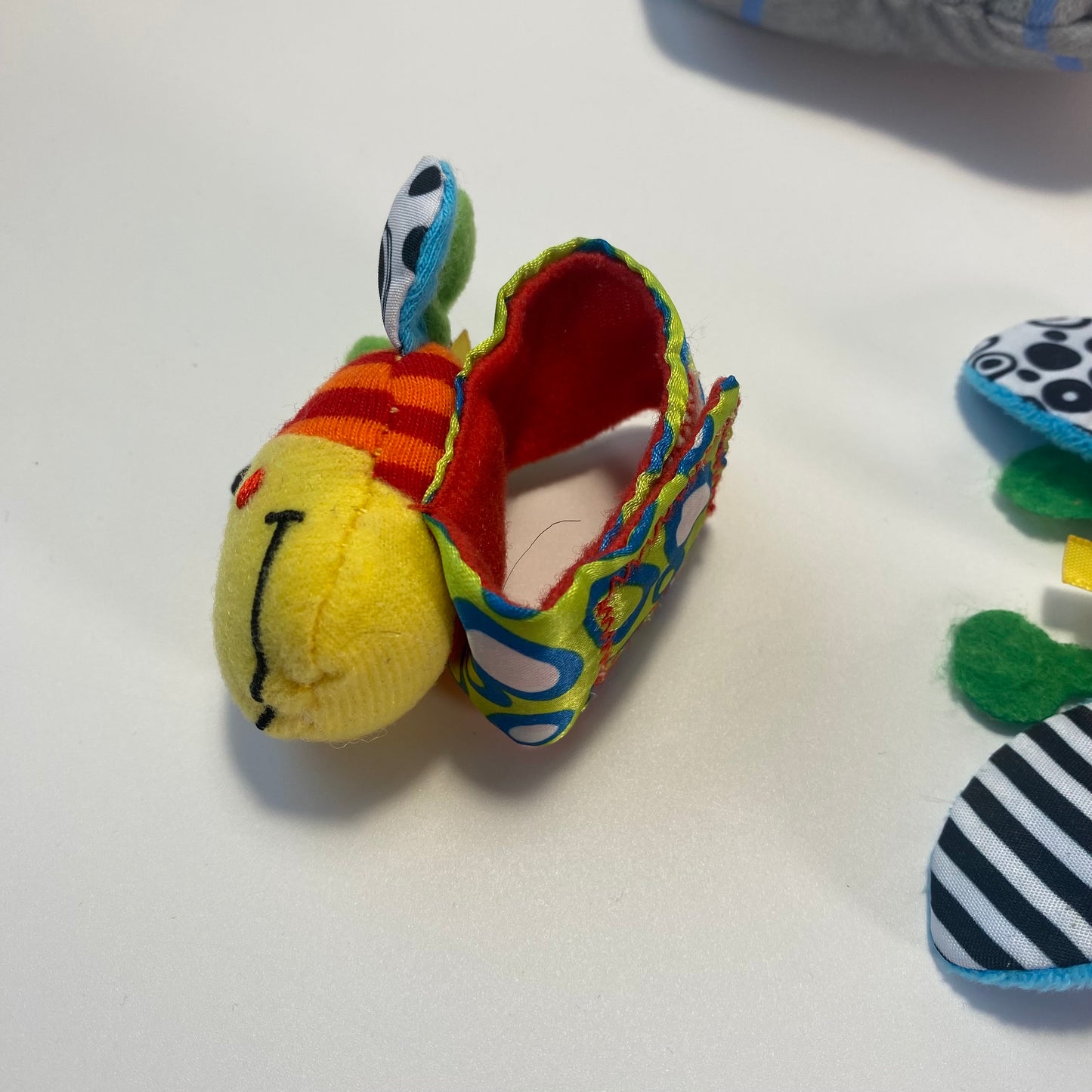 Lavinamų žaisliukų rinkinys "Švelnus pasaulio pažinimas"