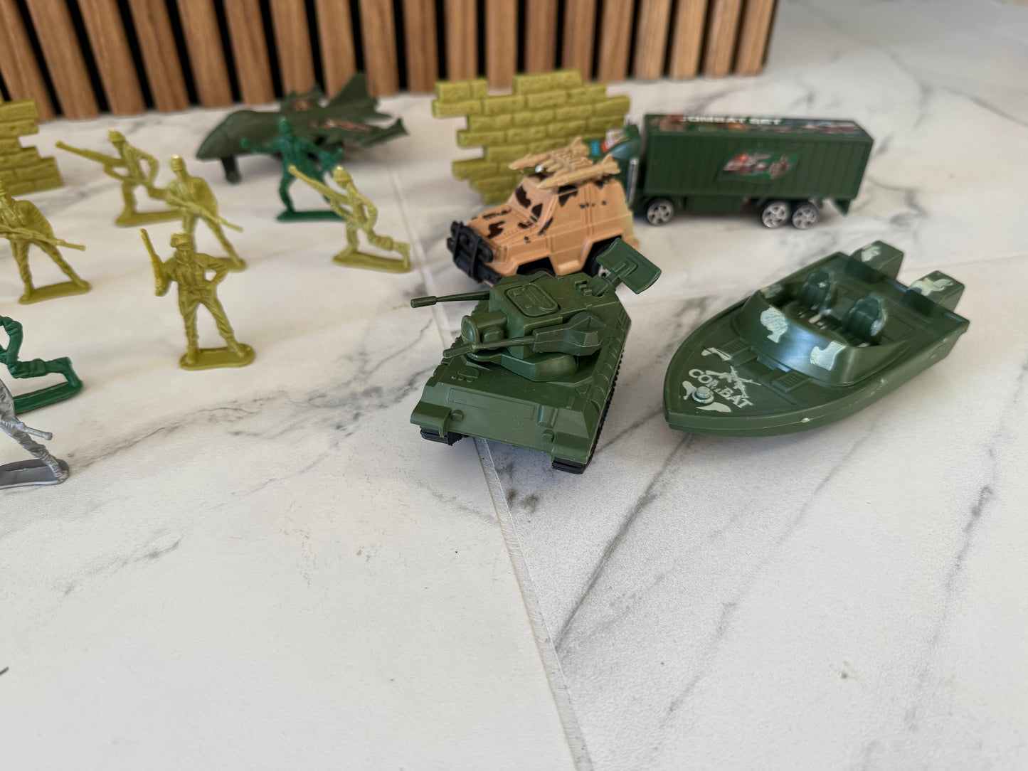 🪖 Karinis nuotykių rinkinys „Mažasis strategas“ 🌍