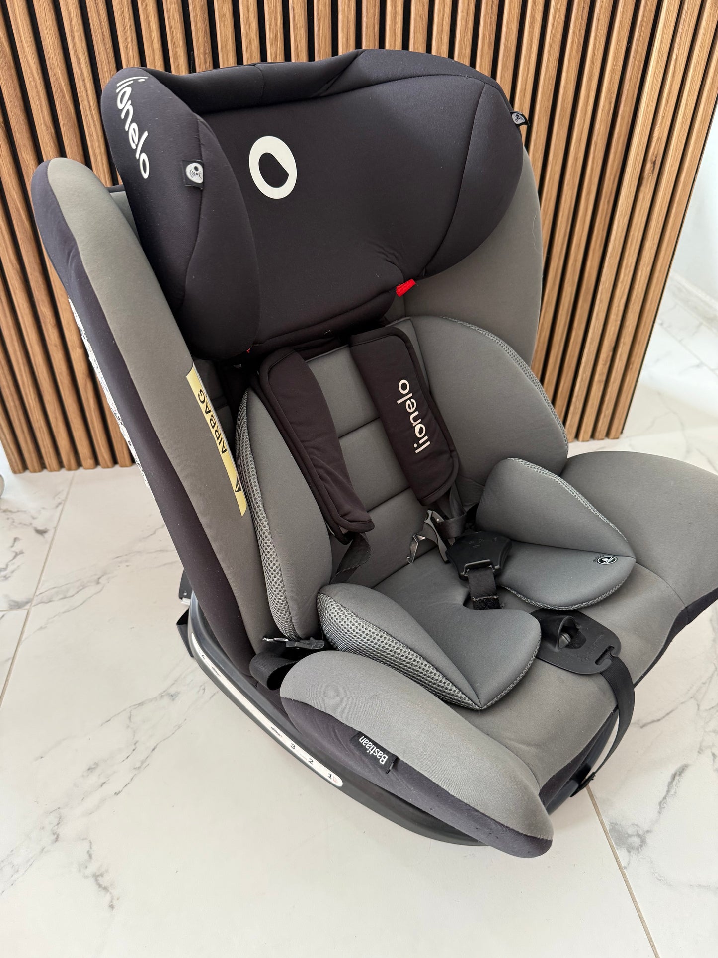 🚗 Lionelo Bastiaan 360° automobilinė kėdutė (0–36 kg)