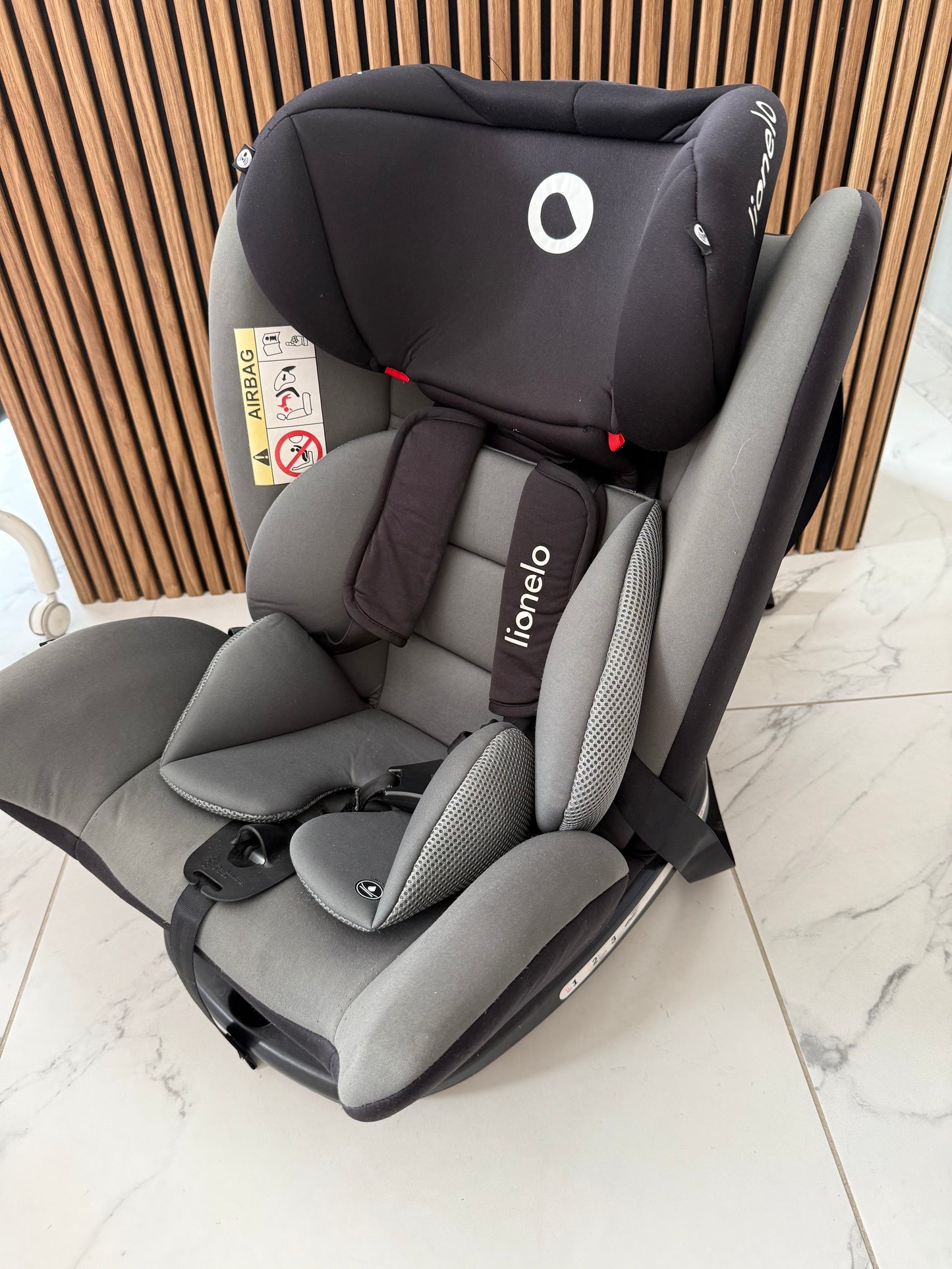 🚗 Lionelo Bastiaan 360° automobilinė kėdutė (0–36 kg)