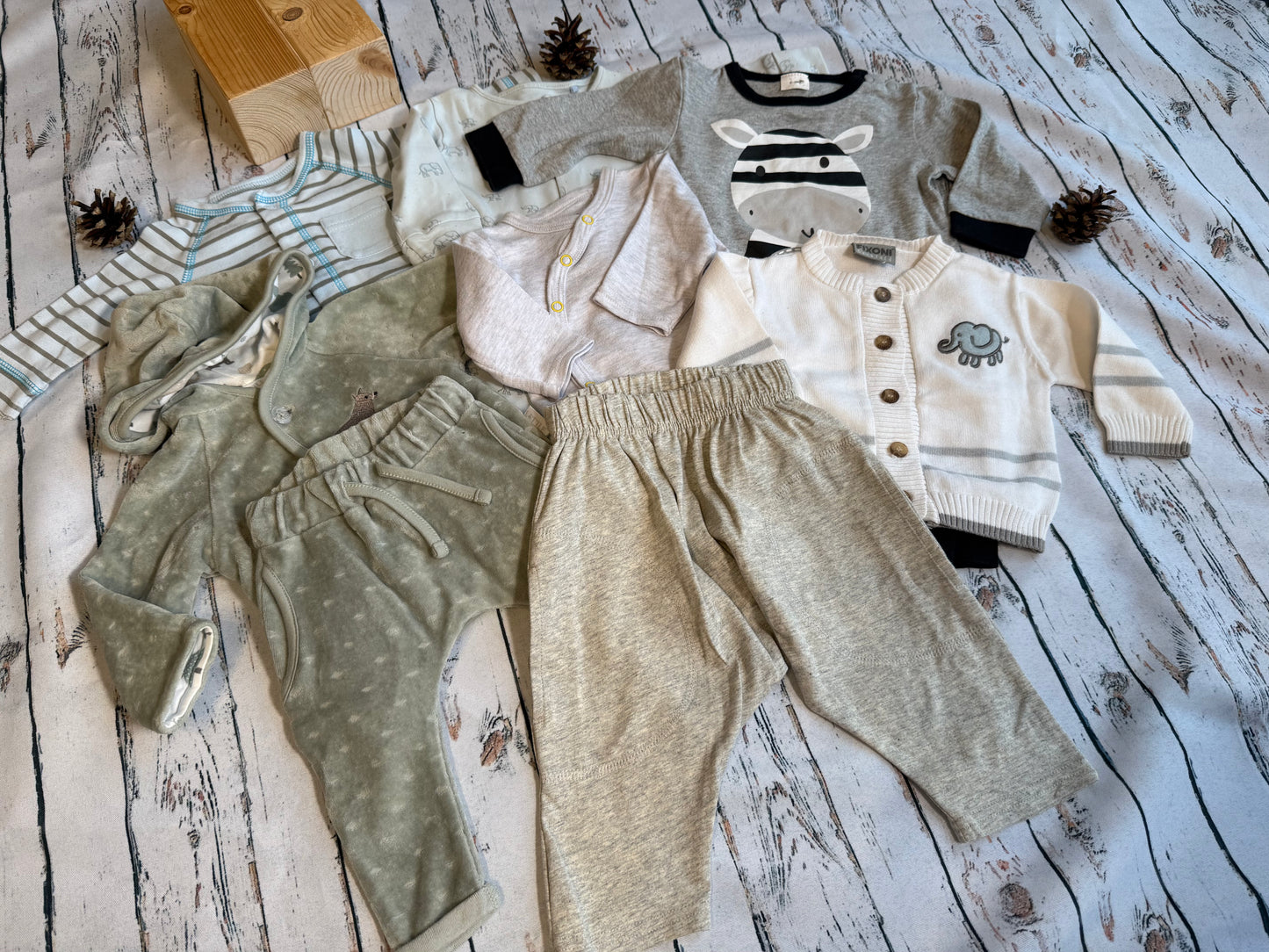 ☁️ Pilkšvai žalsvas debesėlis ☁️(50-56 dydis)