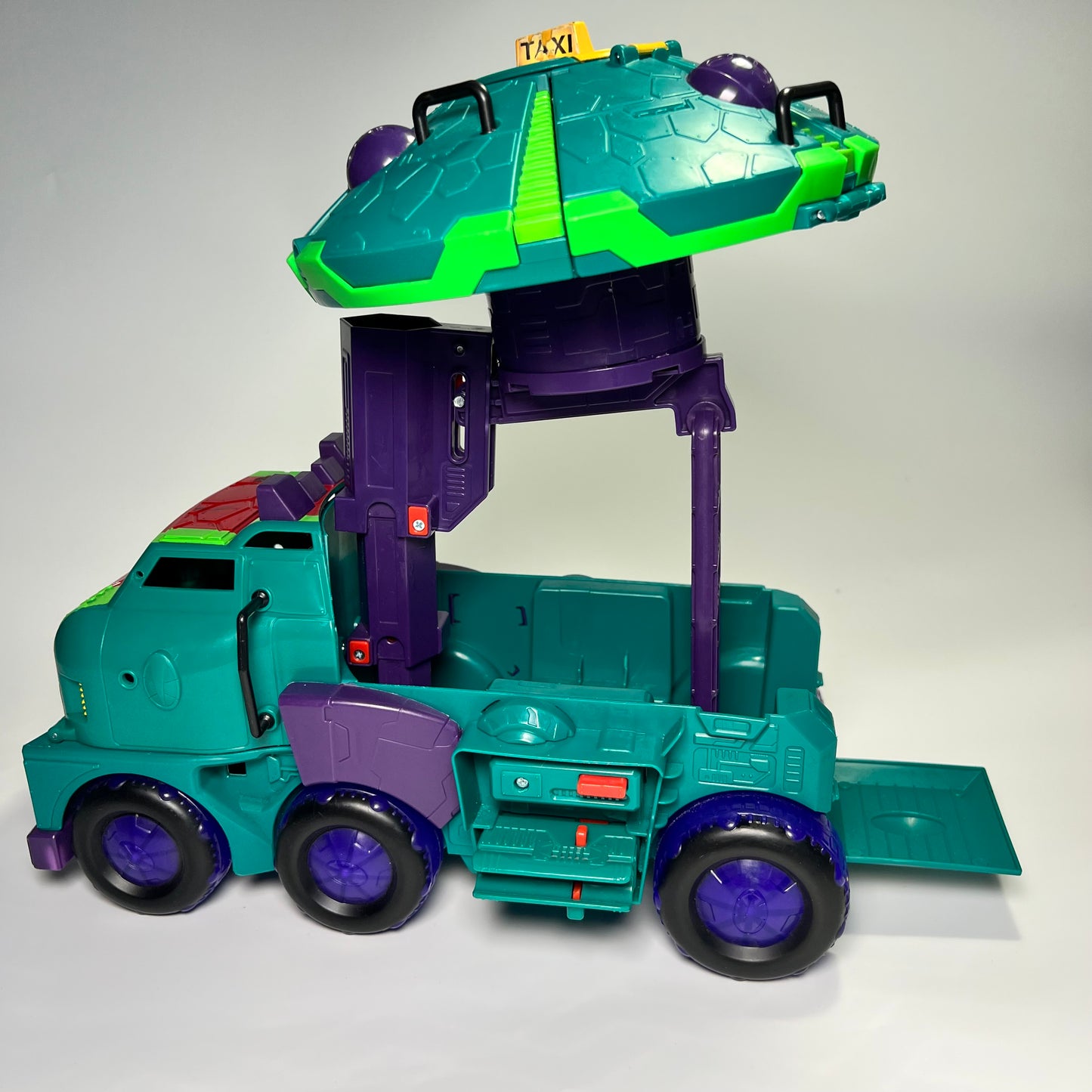 Teenage Mutant Ninja Turtles TUAB6000 „The Rise Turtle Tank“ mašina