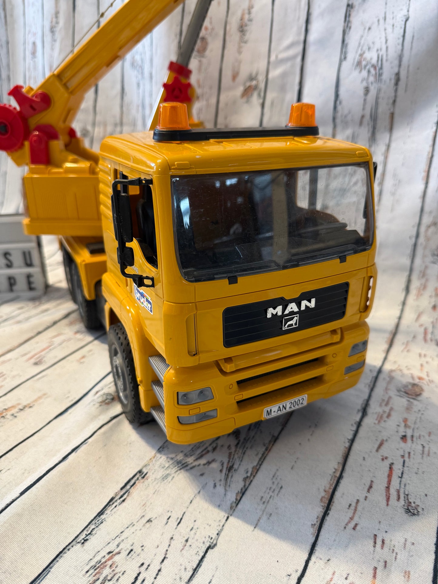 🏗️🚛 BRUDER MAN sunkvežimis su kranu