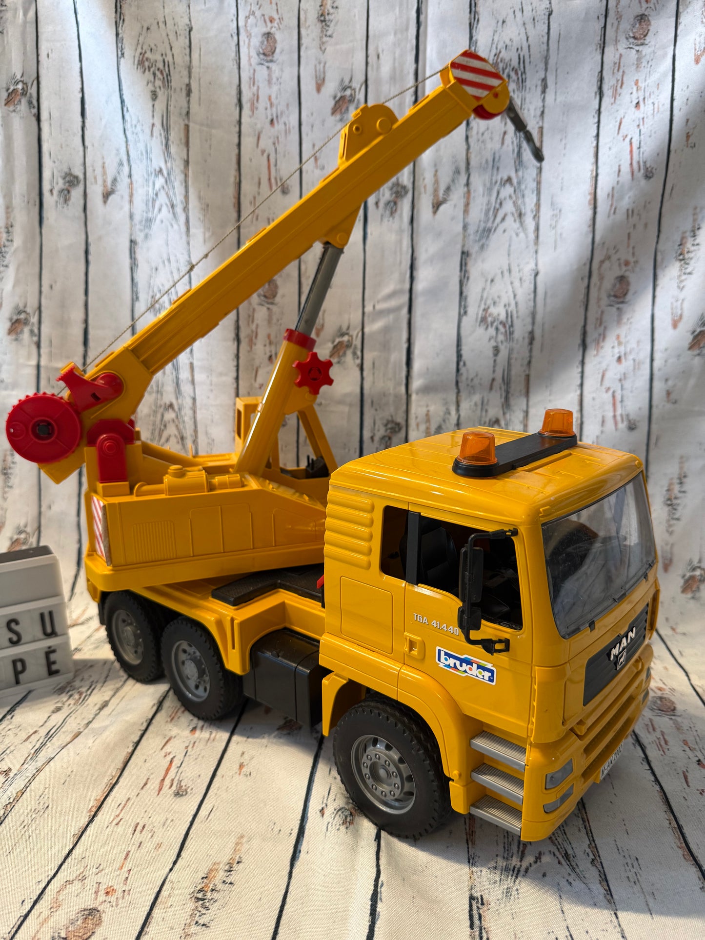 🏗️🚛 BRUDER MAN sunkvežimis su kranu