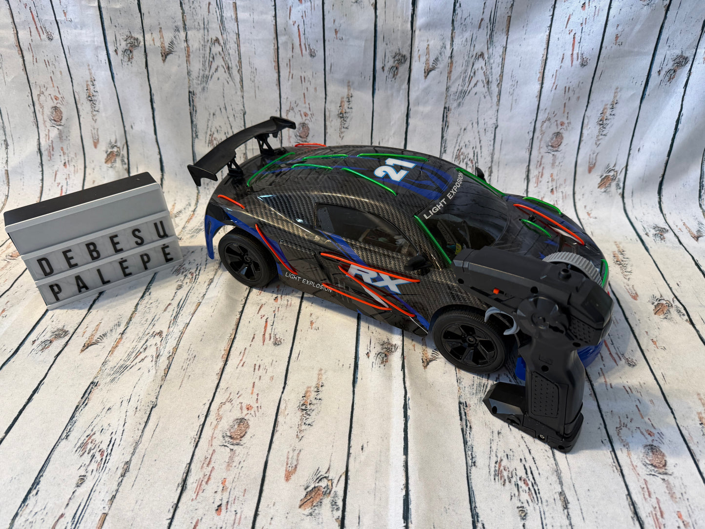 🏎️🎮 Nuotoliniu būdu valdomas sportinis automobilis