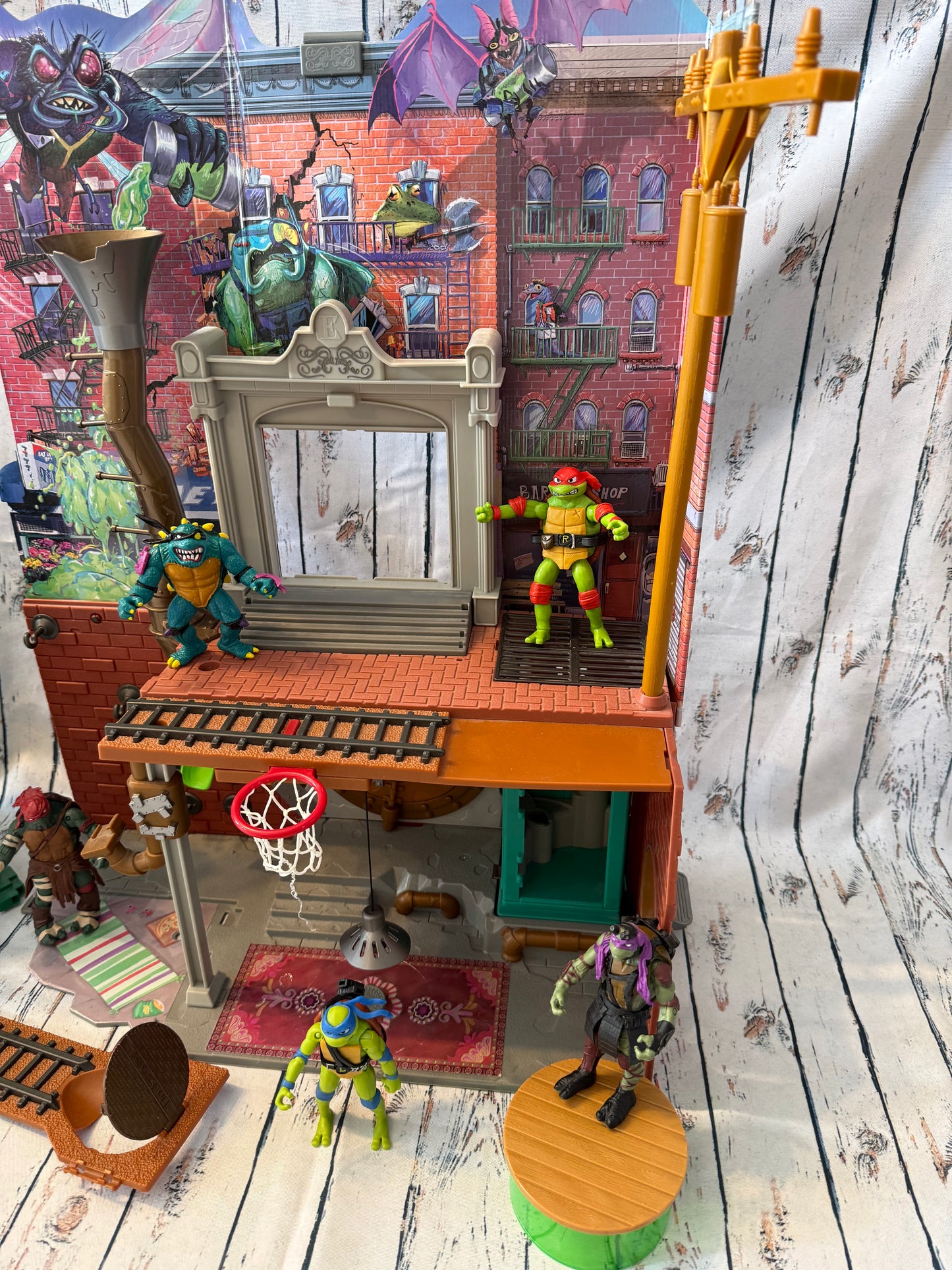 🐢🍕 „Teenage Mutant Ninja Turtles“ žaidimų bazė su figūrėlėmis