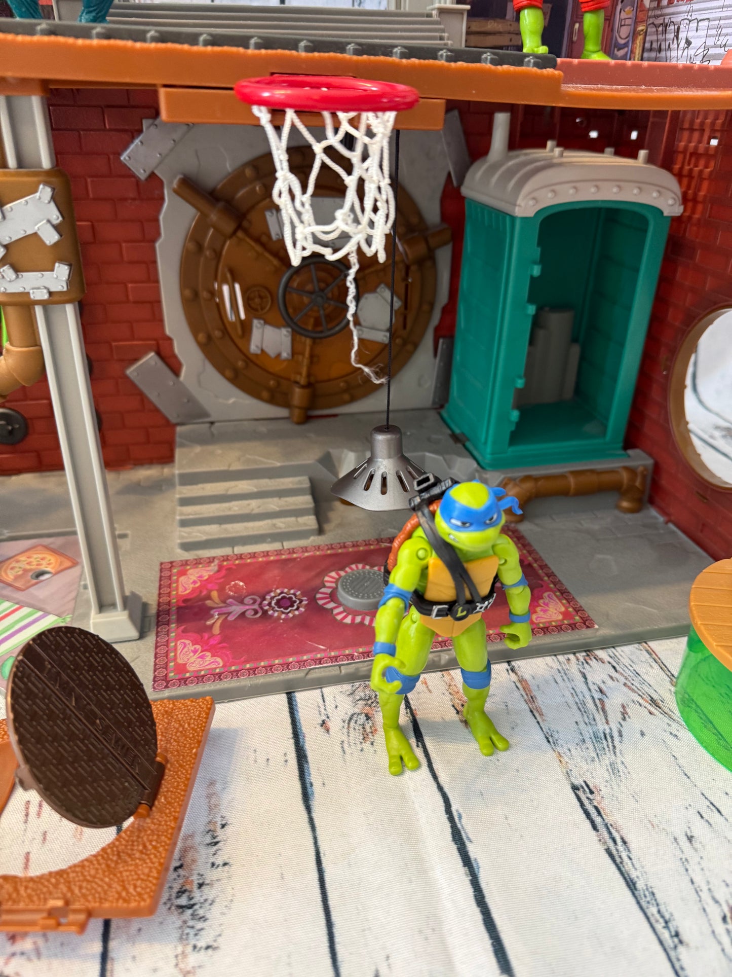 🐢🍕 „Teenage Mutant Ninja Turtles“ žaidimų bazė su figūrėlėmis