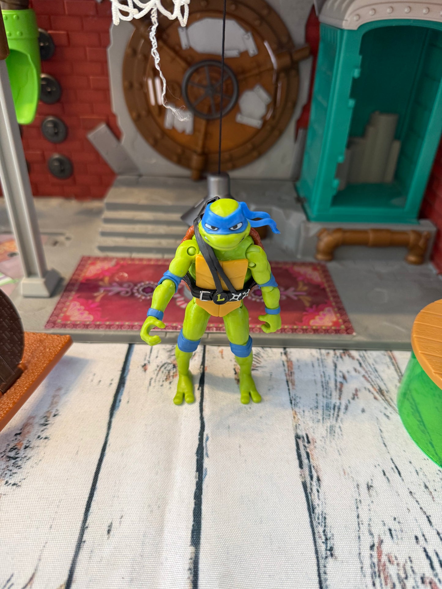 🐢🍕 „Teenage Mutant Ninja Turtles“ žaidimų bazė su figūrėlėmis