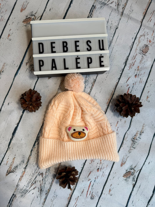 Kepurė su meškučiu