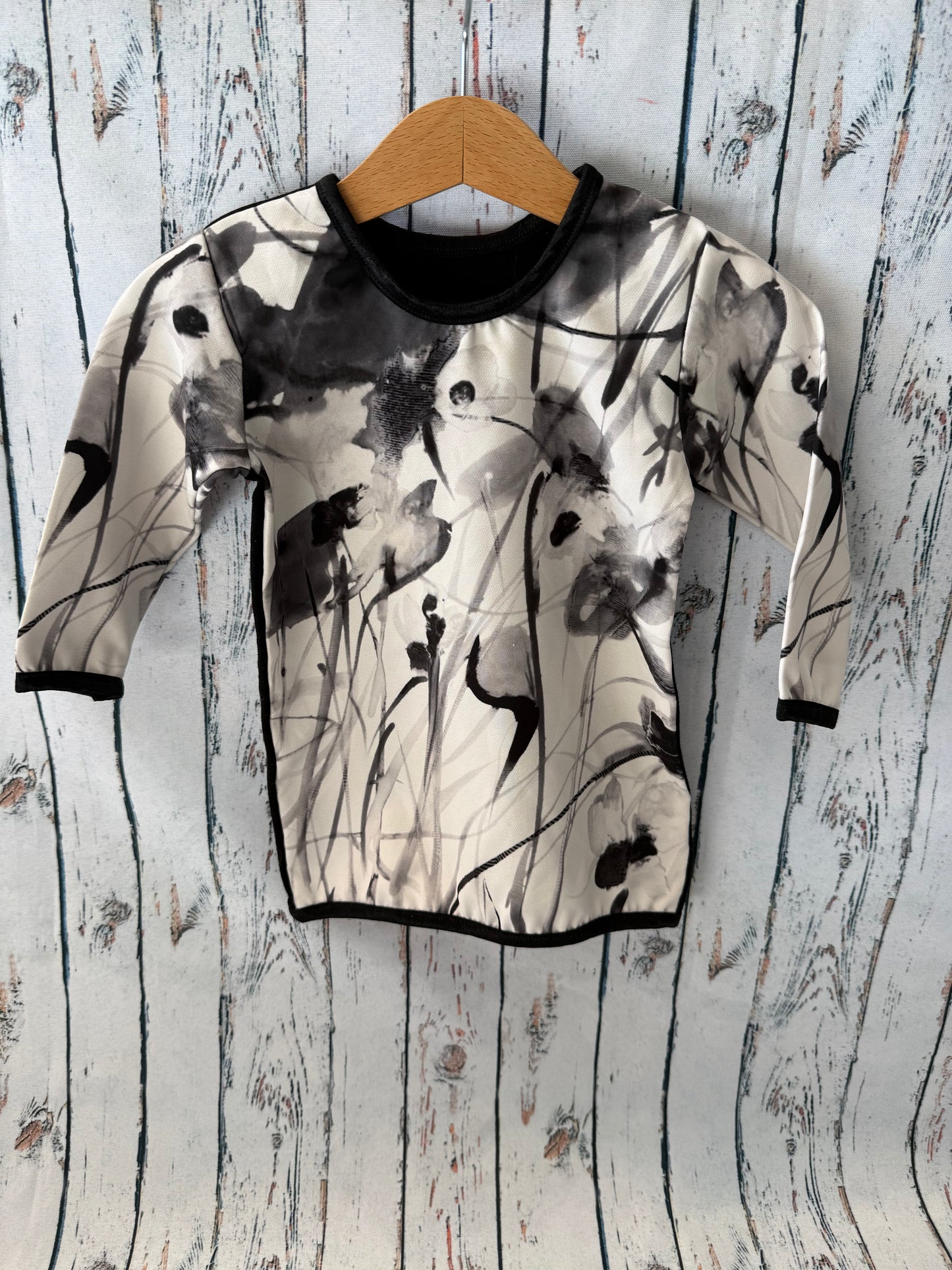 👕 Juodai balti marškinėliai ilgomis rankovėmis