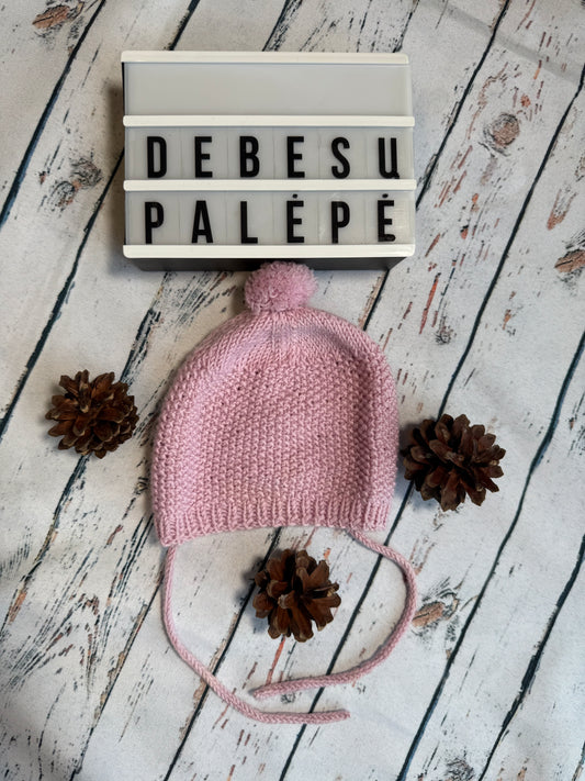 Kepurė su raištukais