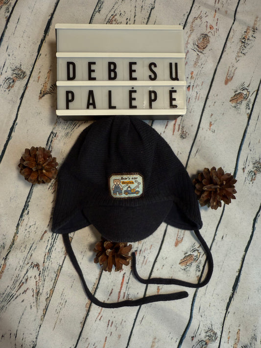 Kepurė su raišteliais